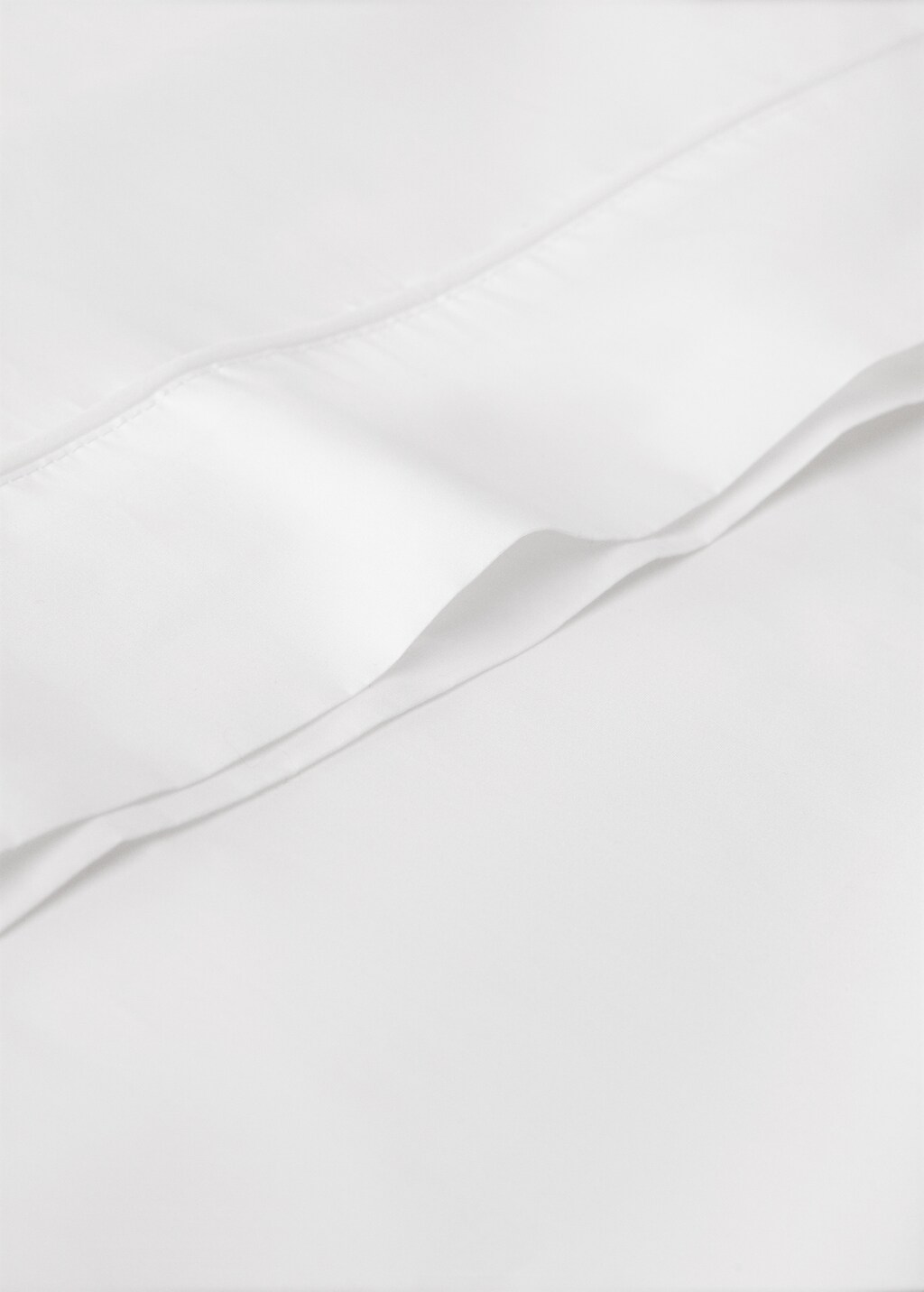 500-thread count cotton percale pillowcase with rounded piping detail 45x110 cm