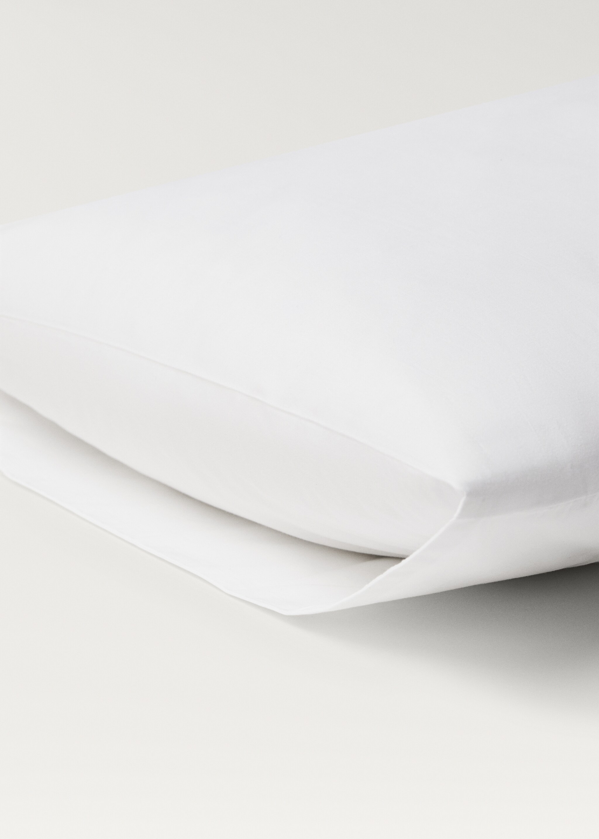 Two 500-thread count cotton percale pillowcases with rounded piping detail 50x75 cm - Details of the article 3, White. Ref: 27012941-00.
