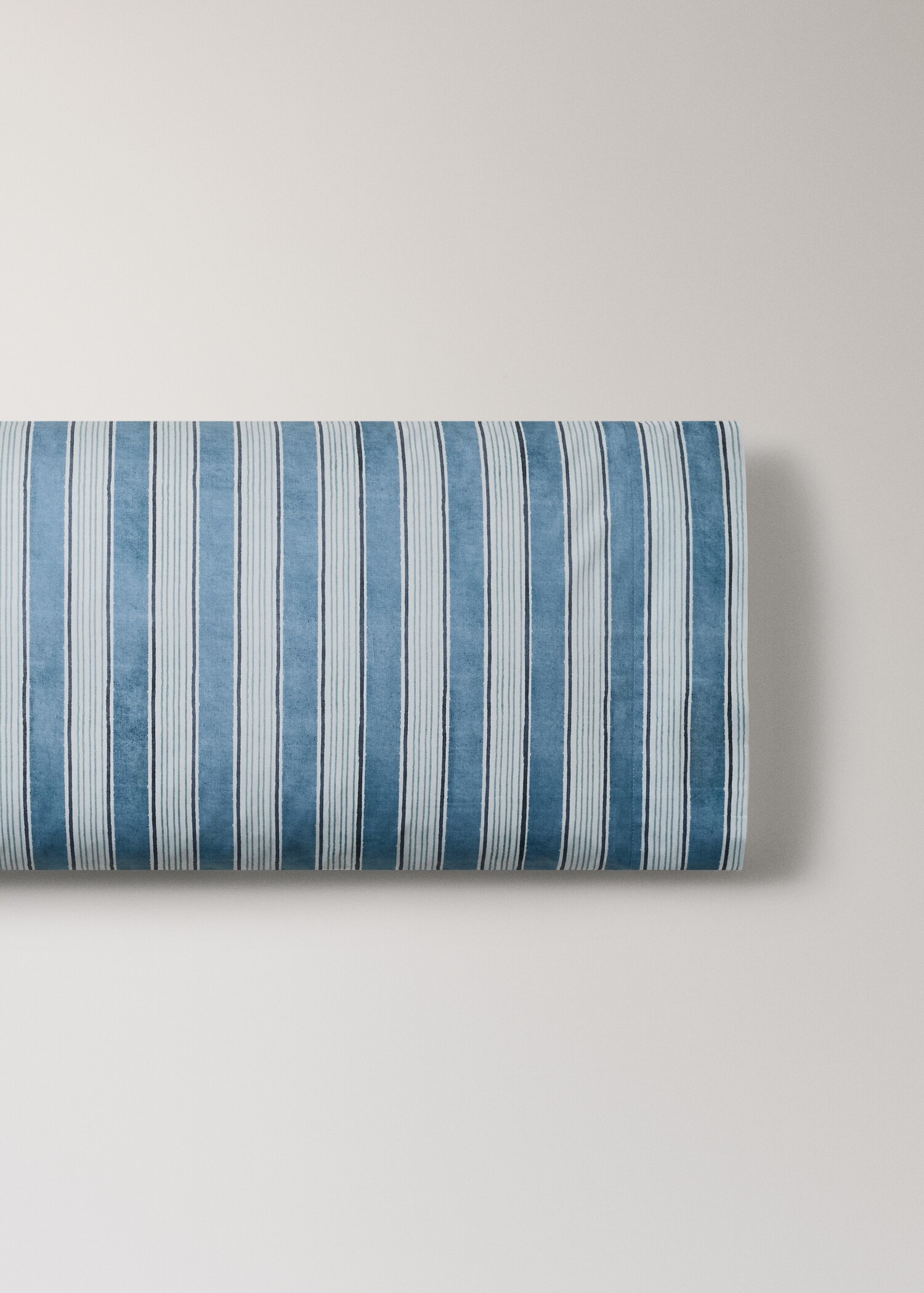 Capa de almofada de riscas largas aguareladas 45x110 cm - Artigo sem modelo