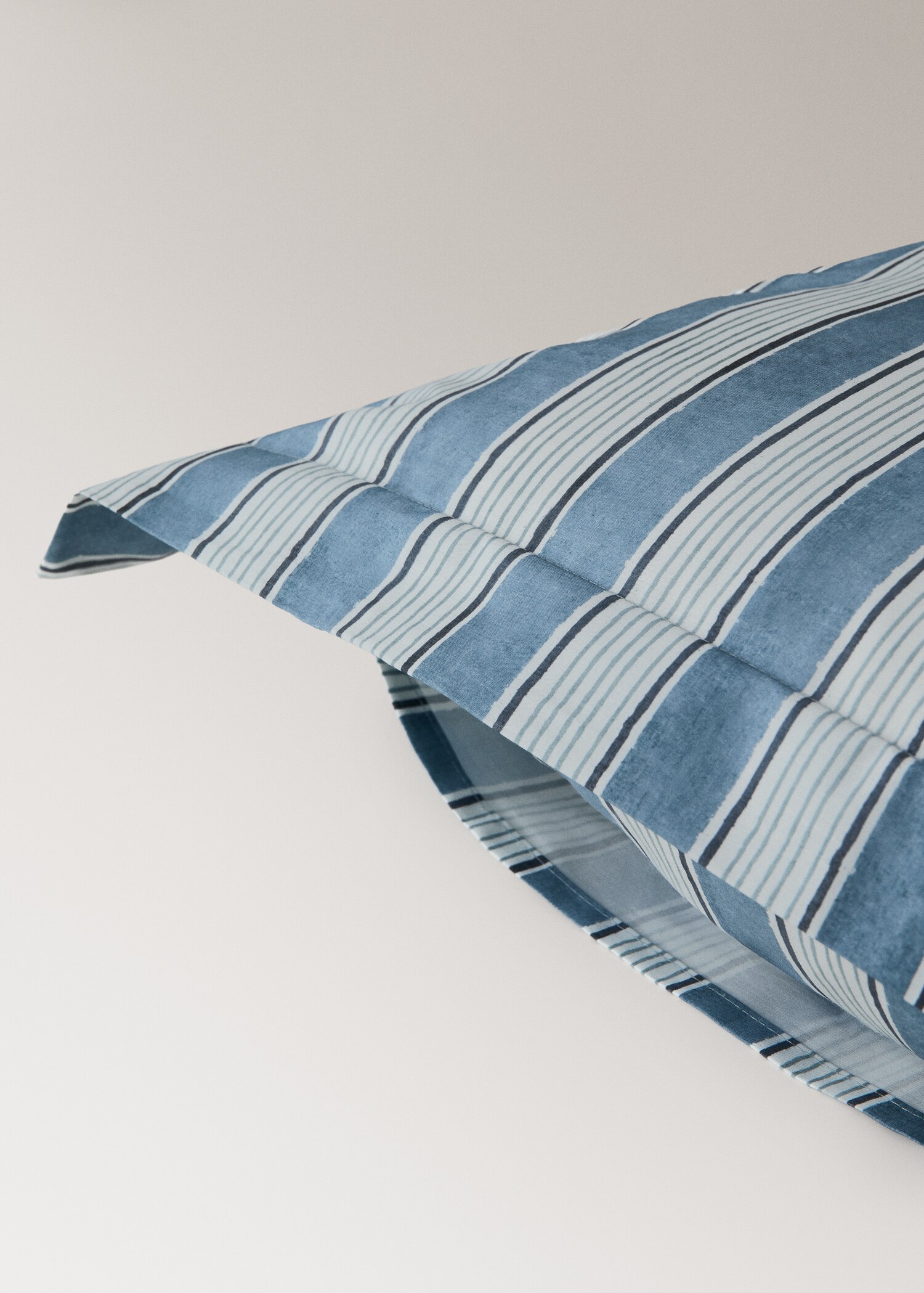 Dos fundas almohadas rayas anchas acuarela 60x60 cm - Detalle del artículo 2