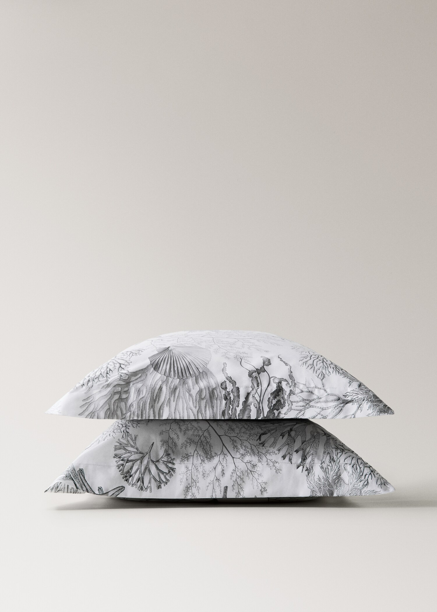 Set van twee kussenslopen van perkal met zeebodemprint 60x60 cm - Detail van het artikel 3