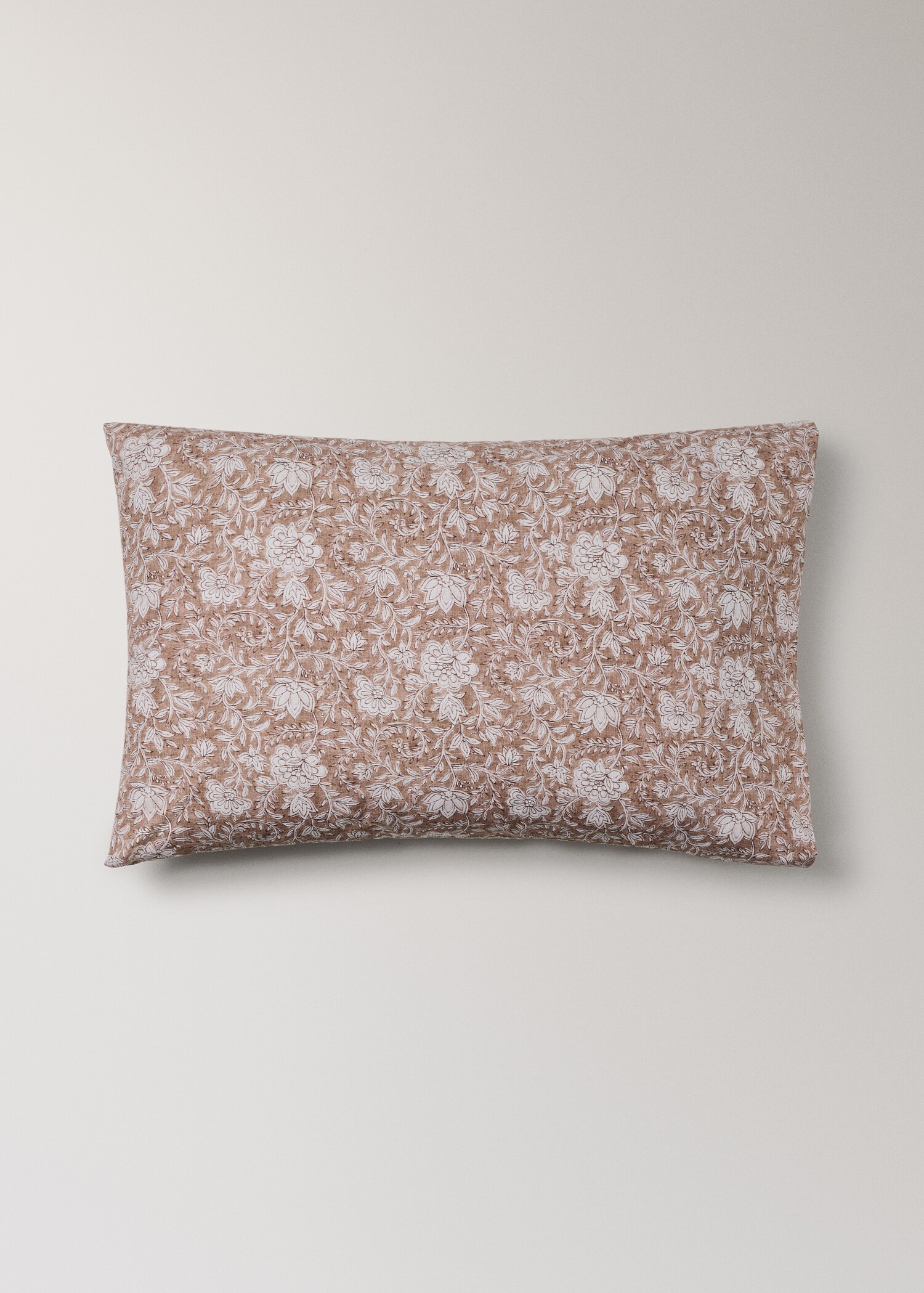 Two pillowcases with fine stripe print 50x75 cm - Article without model