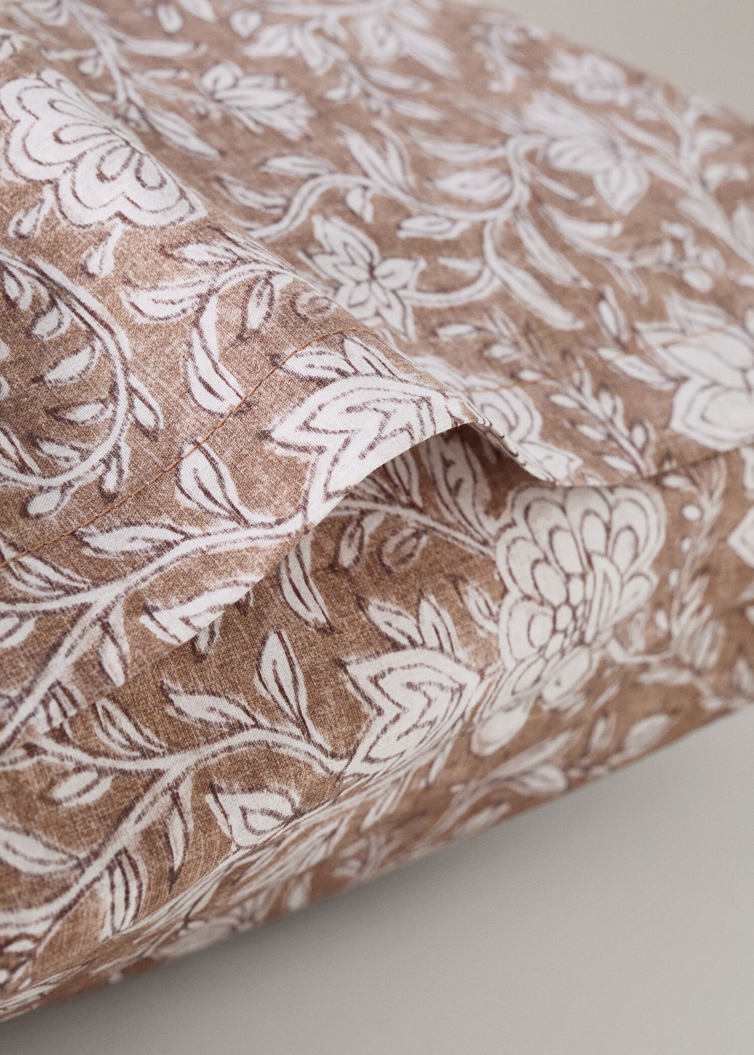 Two pillowcases with fine stripe print 50x75 cm - Details of the article 1