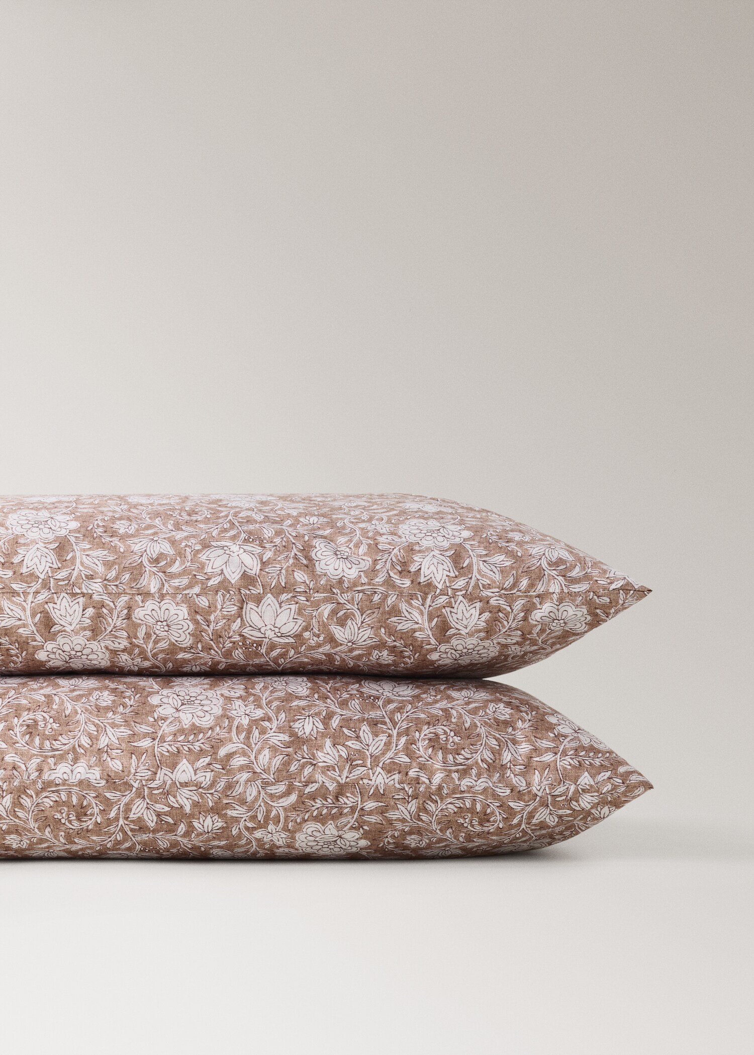 Two pillowcases with fine stripe print 50x75 cm - Details of the article 3