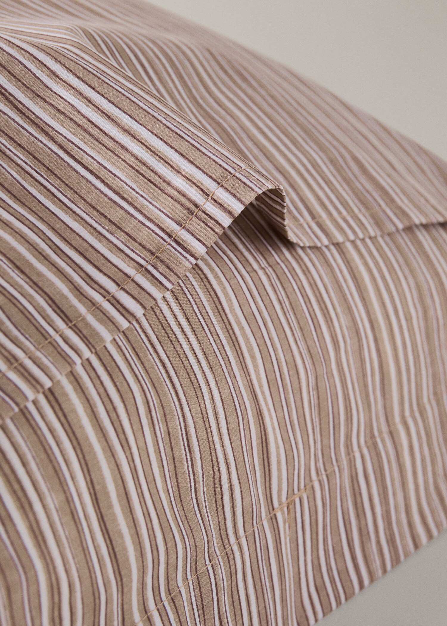 Two pillowcases with fine stripe pattern 60x60 cm - Details of the article 1