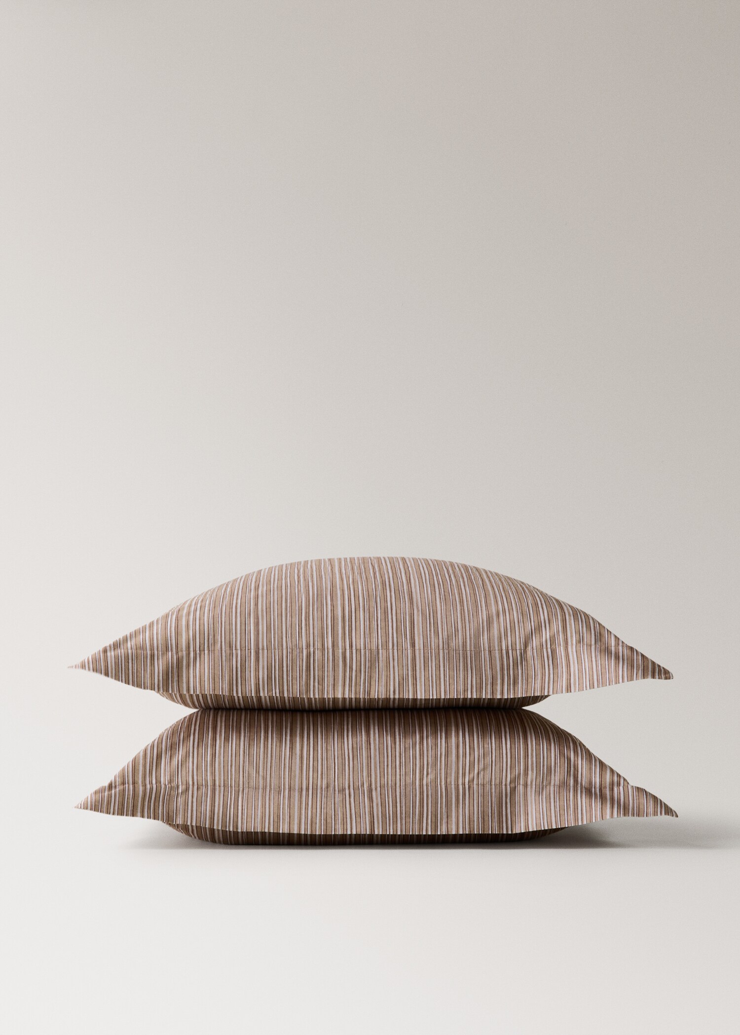Two pillowcases with fine stripe pattern 60x60 cm - Details of the article 3