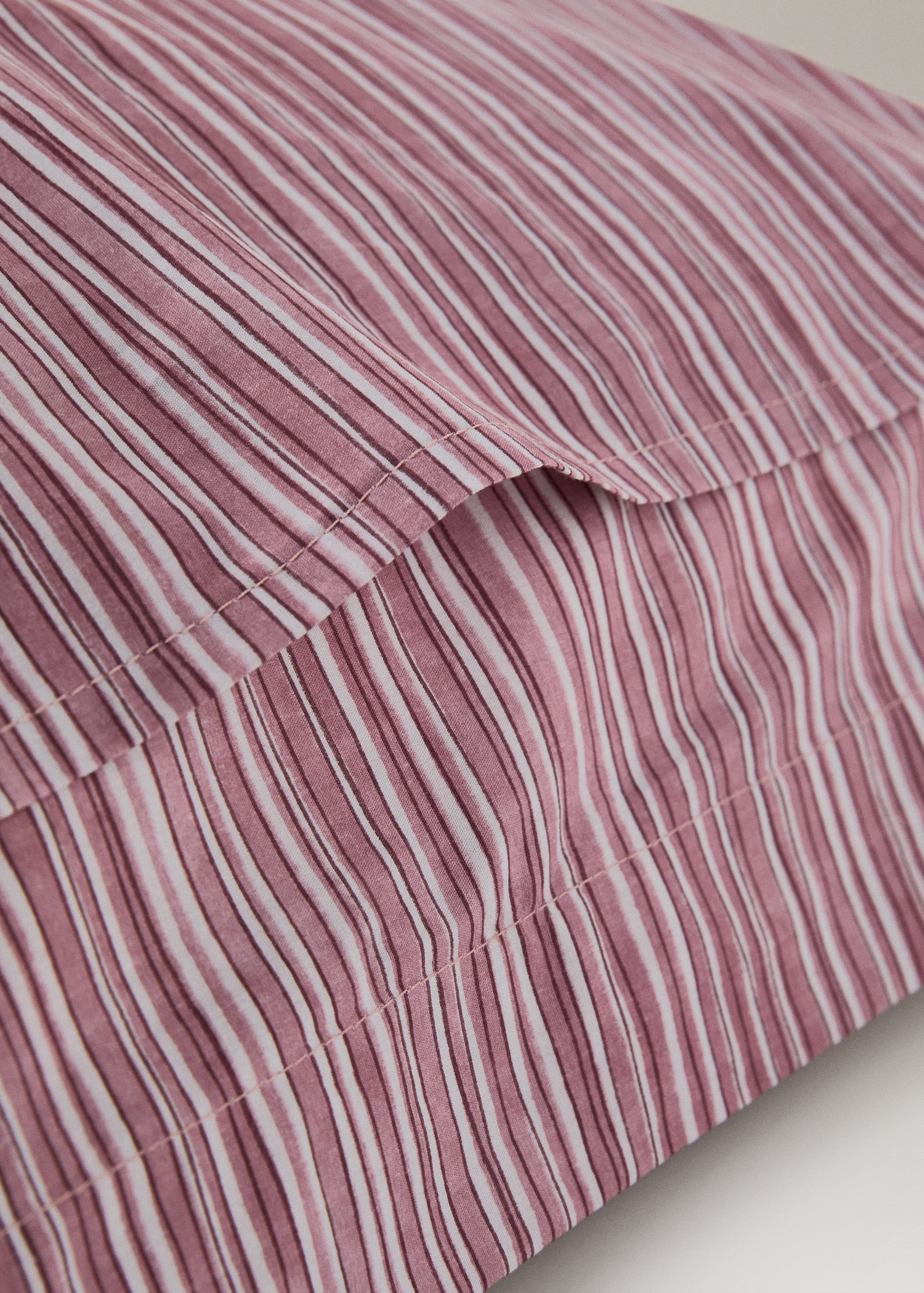 Two pillowcases with fine stripe pattern 60x60 cm - Details of the article 2