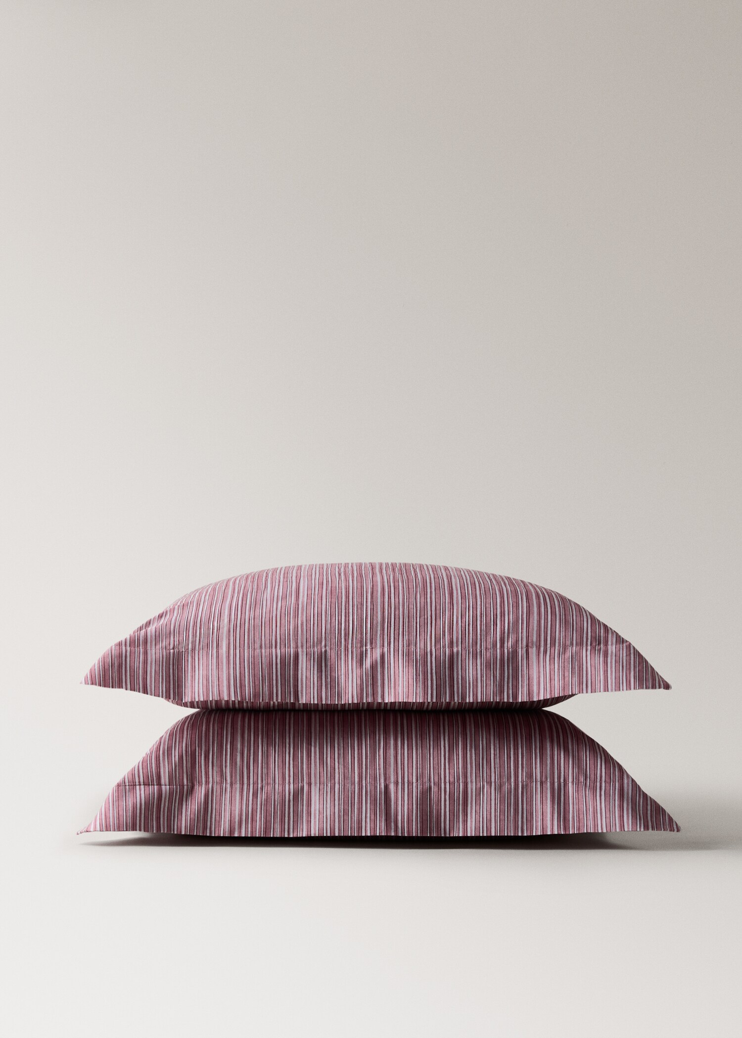 Two pillowcases with fine stripe pattern 60x60 cm - Details of the article 3