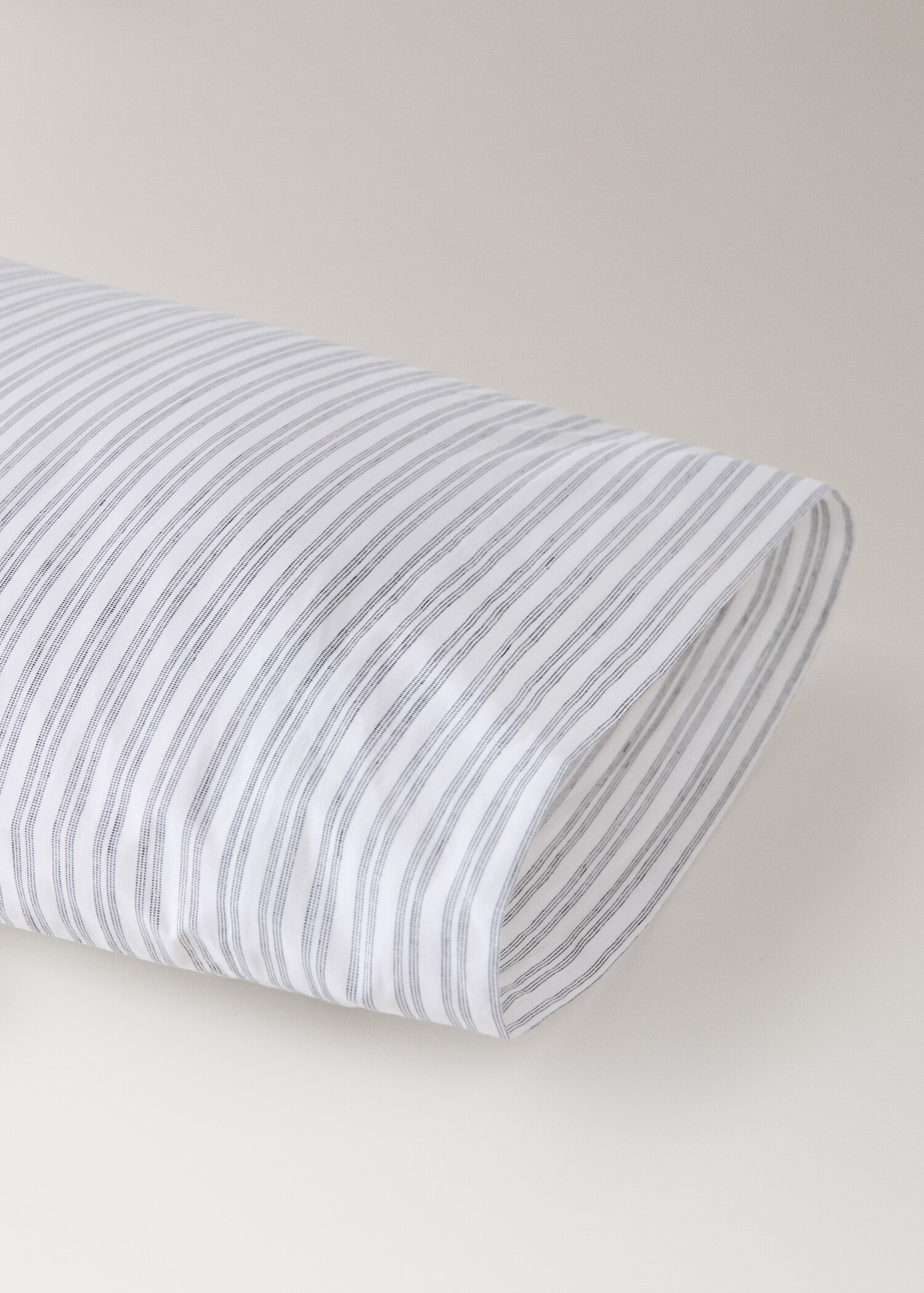 Cotton percale striped pillowcase, 45x110 cm - Details of the article 2