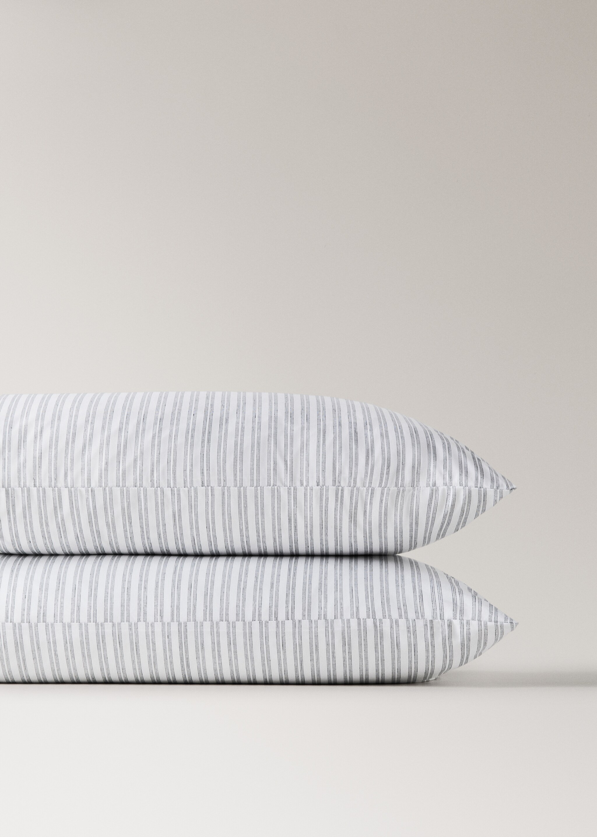Two percale striped pillowcases 50x75 cm - Details of the article 3, Grey. Ref: 27012953-00.