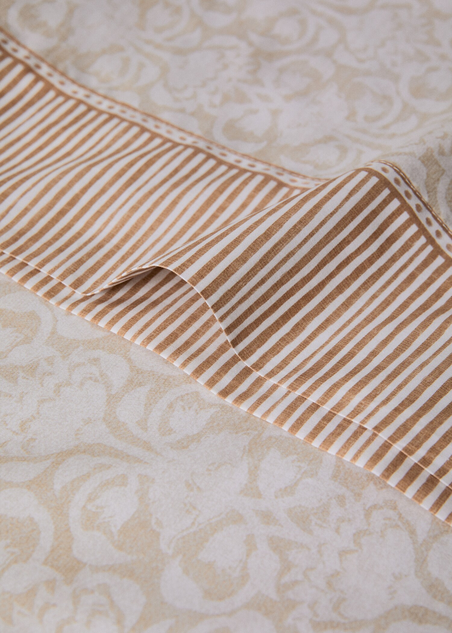 Taies d’oreiller percale de coton motif fleuri frise 45x110 cm - Détail de l'article 1