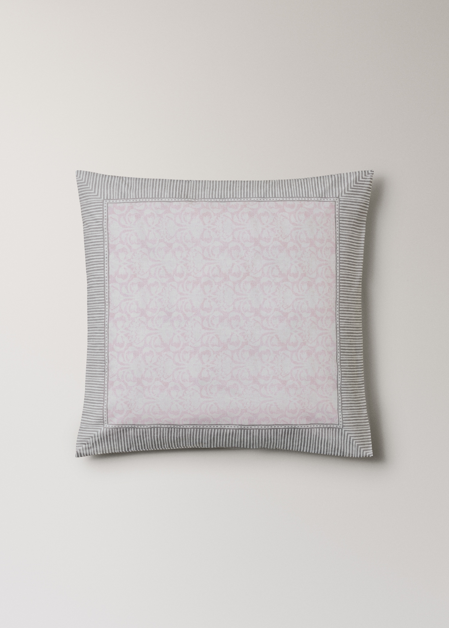 Cotton percale pillowcases with floral border design 60x60 cm - Article without model