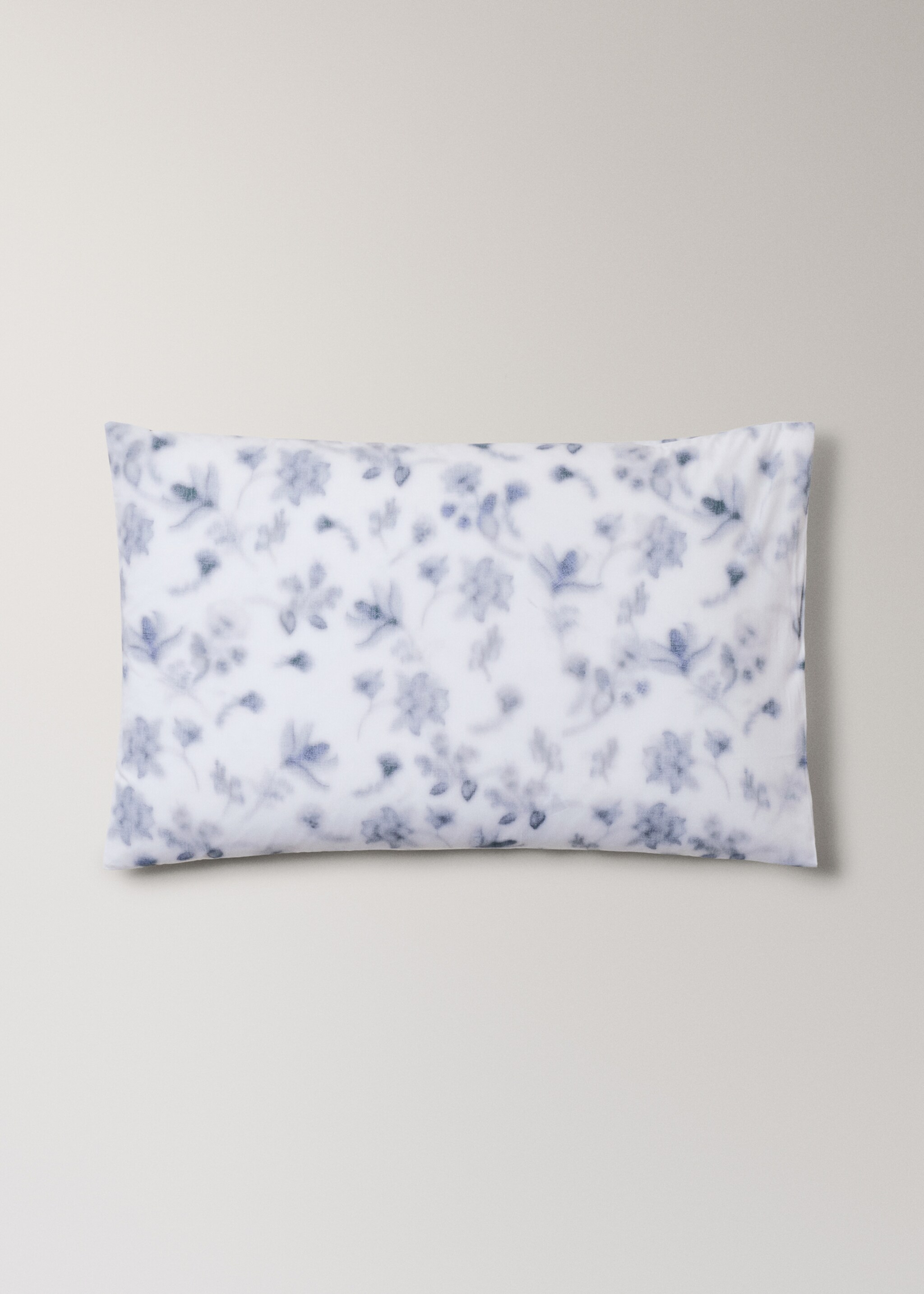 Two faded floral percale pillowcases 50x75 cm - Article without model, Blue. Ref: 27012959-00.