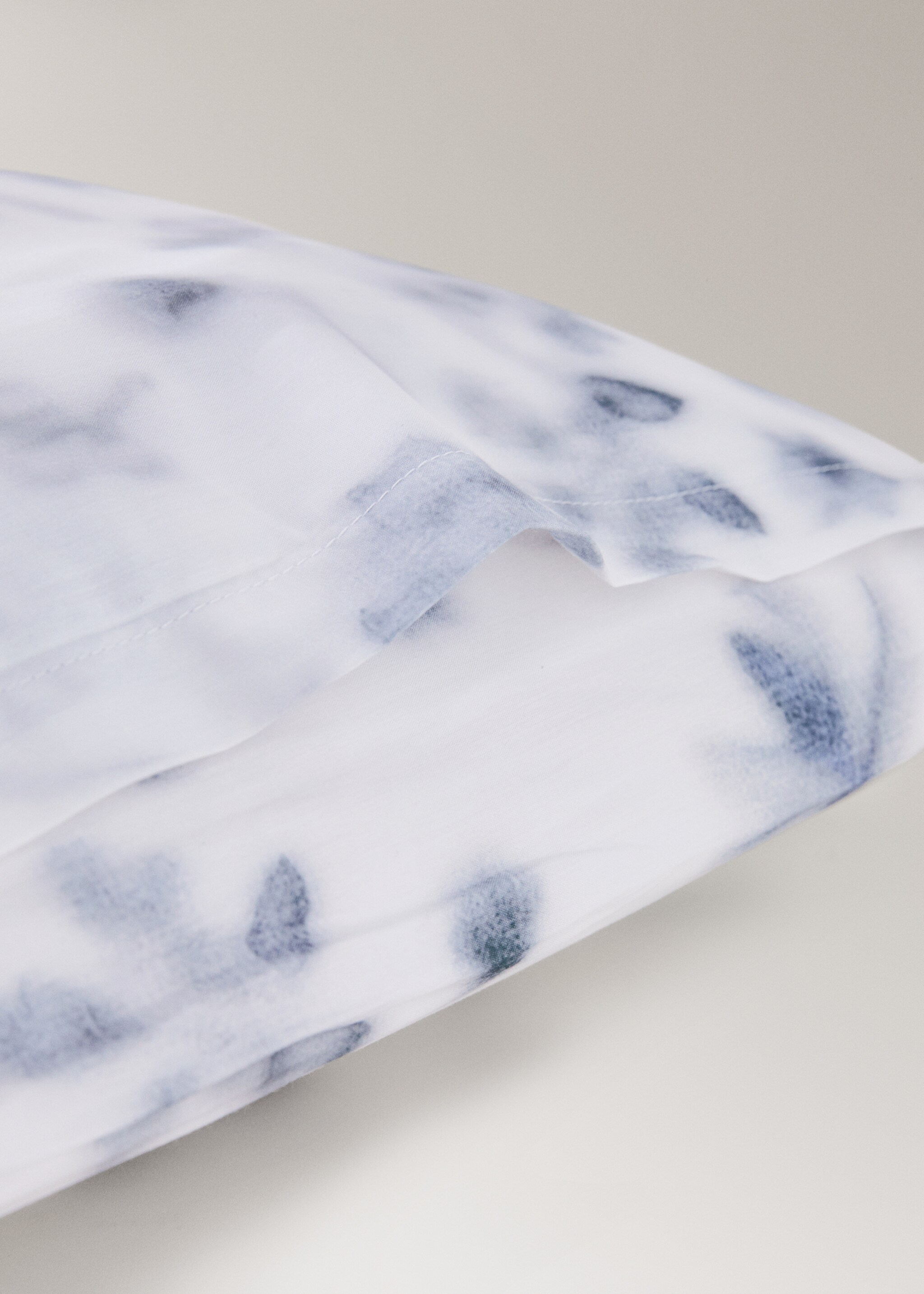 Two faded floral percale pillowcases 50x75 cm - Details of the article 1, Blue. Ref: 27012959-00.