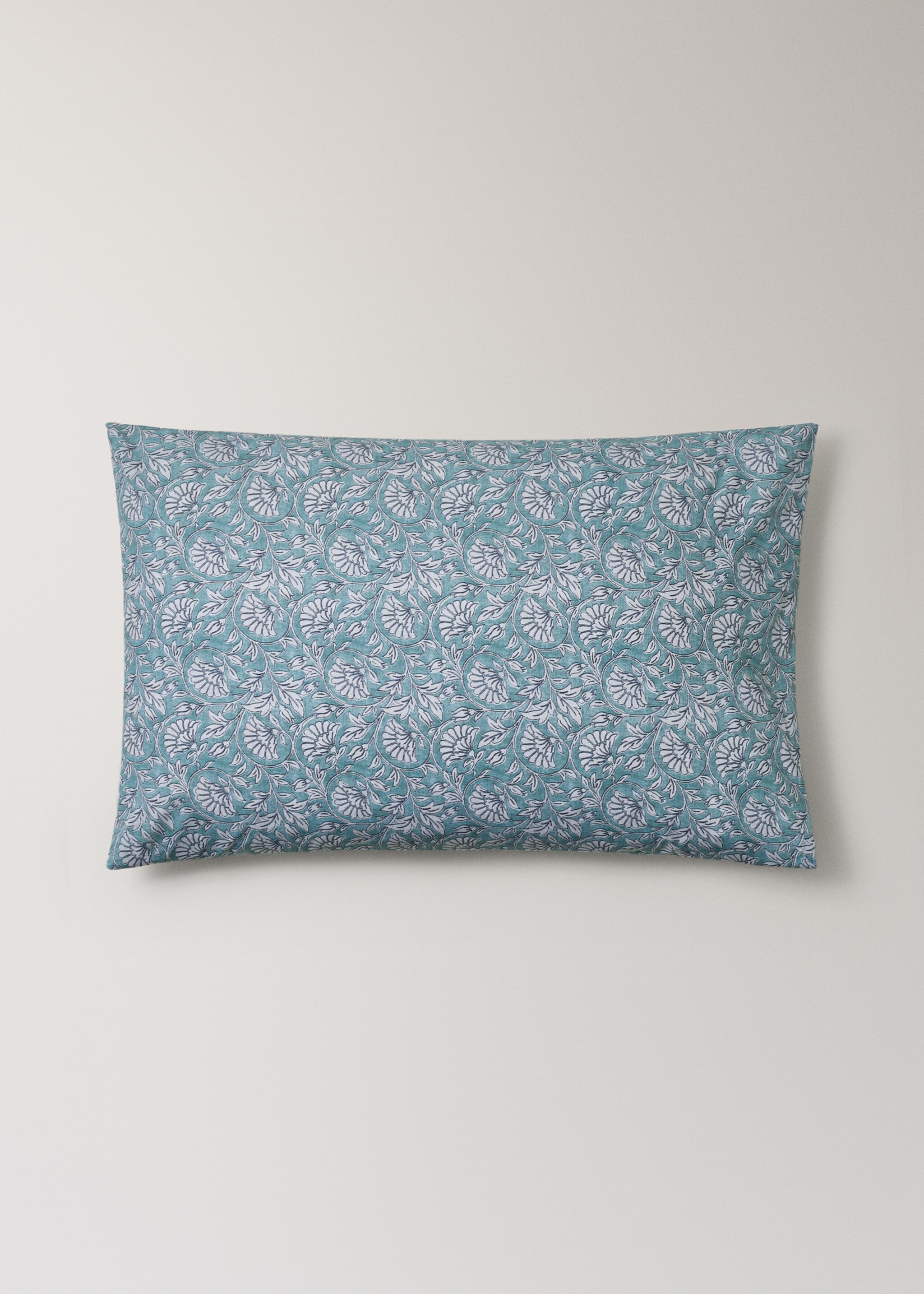 Two decorative floral print pillowcases 50x75 cm - Article without model, Aqua Green. Ref: 27012962-00.