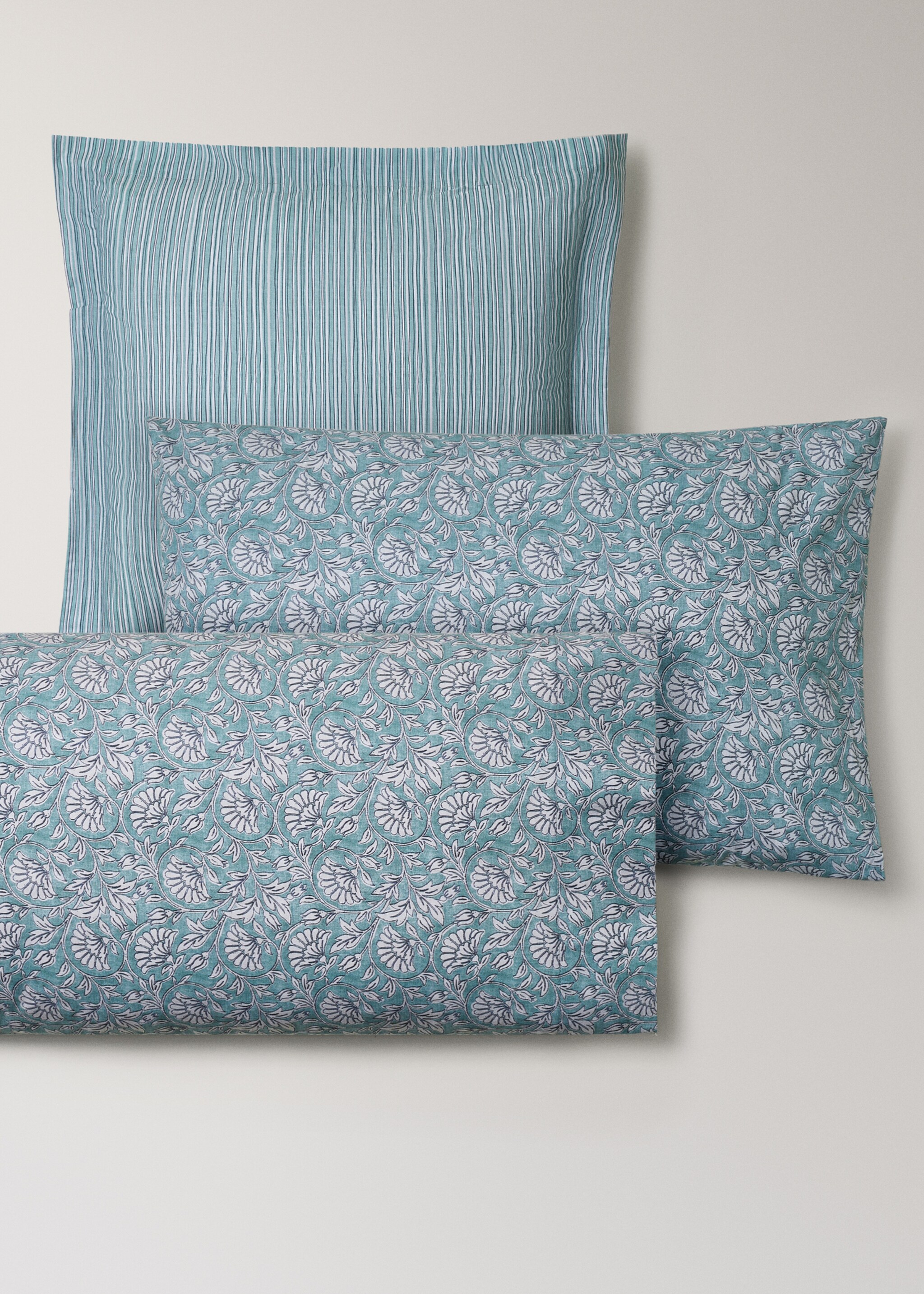 Two decorative floral print pillowcases 50x75 cm - Details of the article 4, Aqua Green. Ref: 27012962-00.