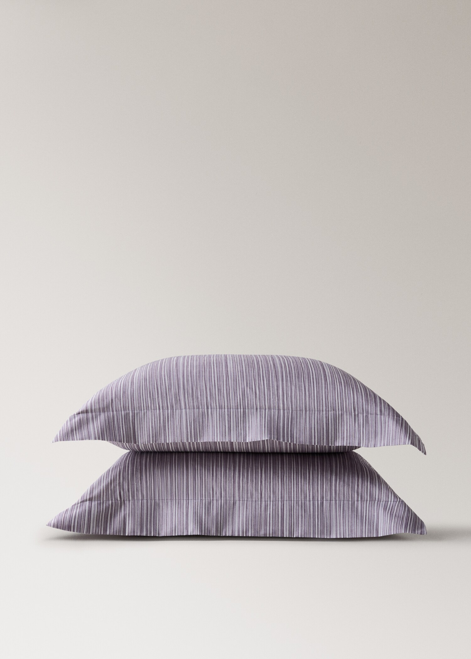 Two decorative floral print pillow covers 60x60 cm - Details of the article 1