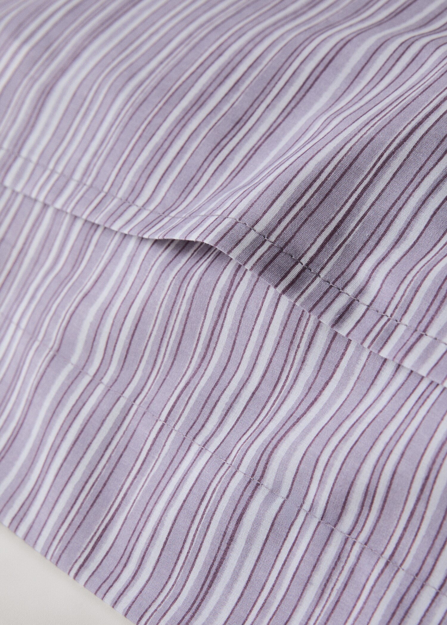 Two decorative floral print pillow covers 60x60 cm - Details of the article 2