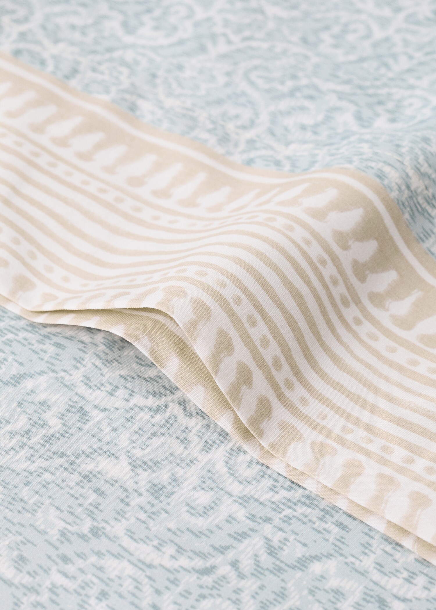 Decorative floral percale pillowcase with striped trim 45 x 110 cm - Details of the article 1