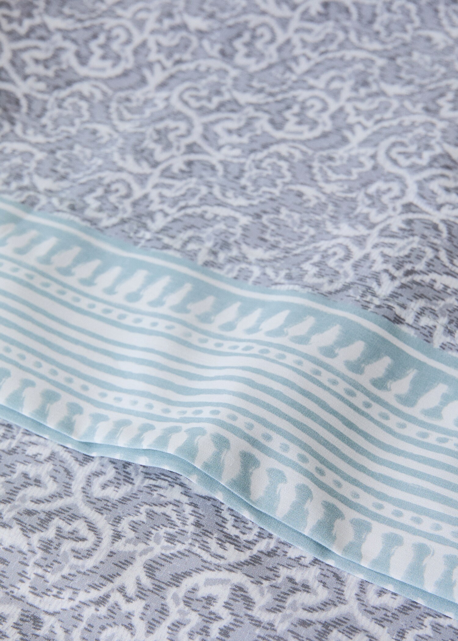 Decorative floral percale pillowcase with striped trim 45 x 110 cm - Details of the article 1