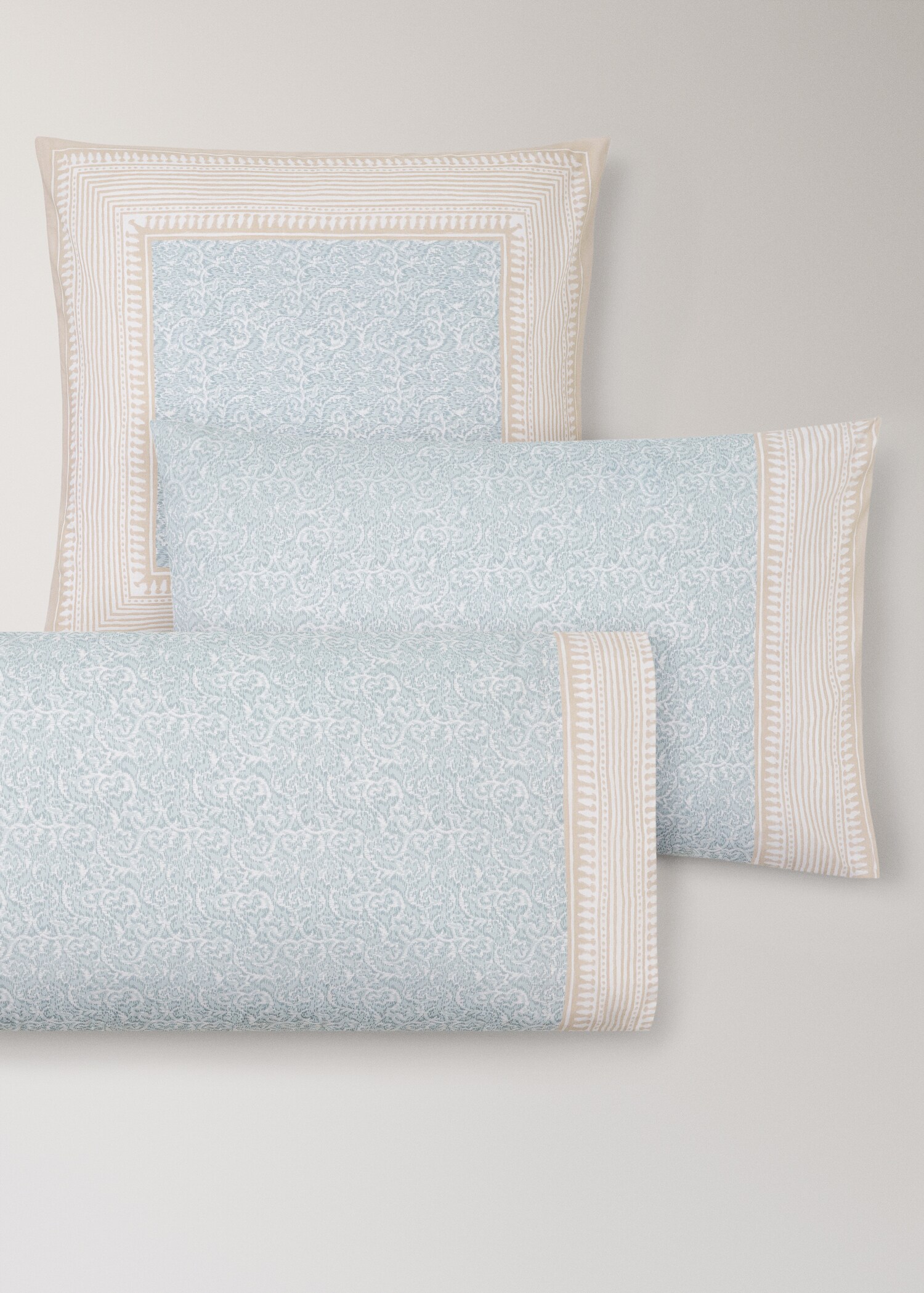 Two decorative floral percale pillowcases with striped trim 50 x 75 cm - Details of the article 4