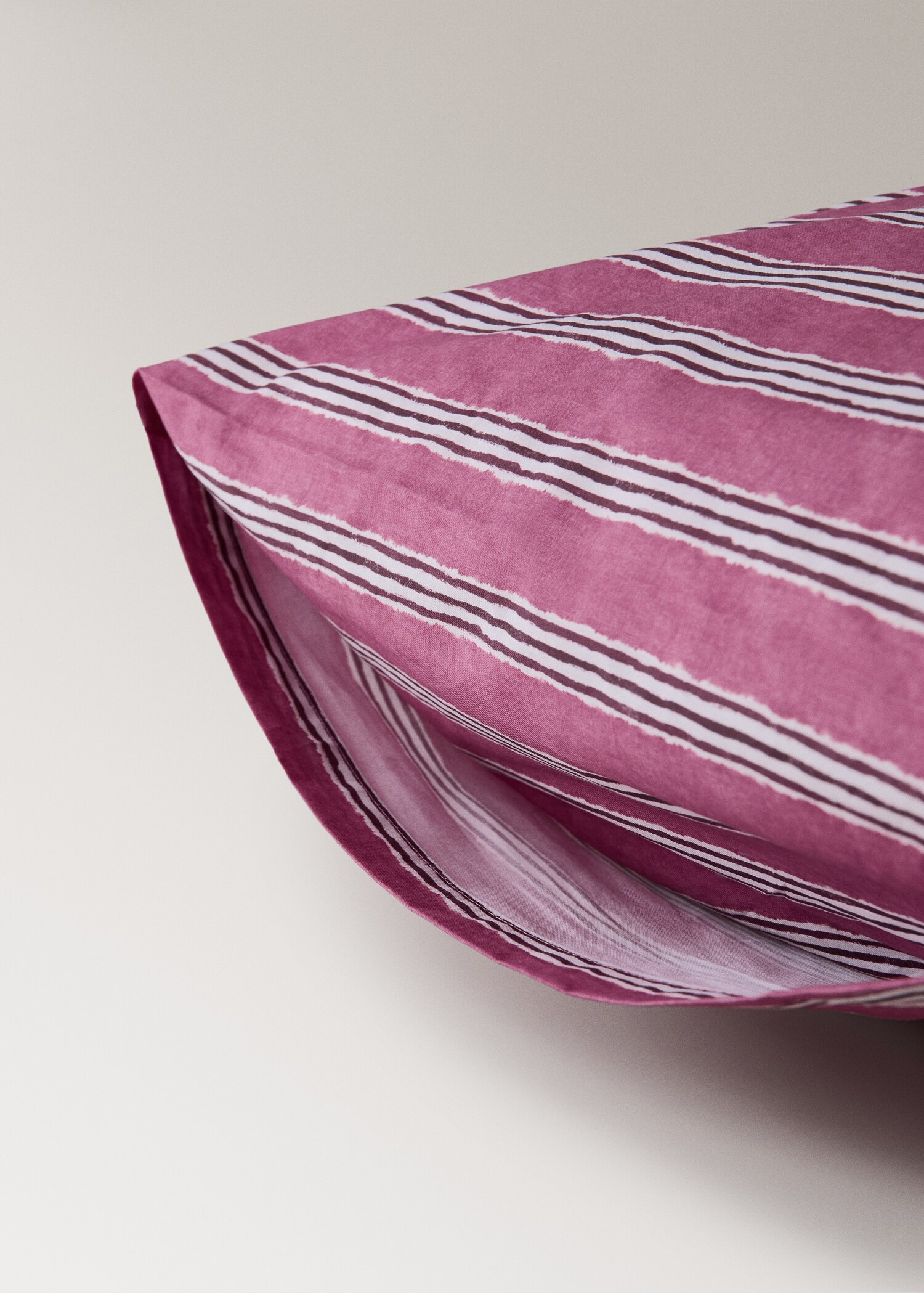 Two tricolour striped percale cotton pillowcases 50x75 cm - Details of the article 2