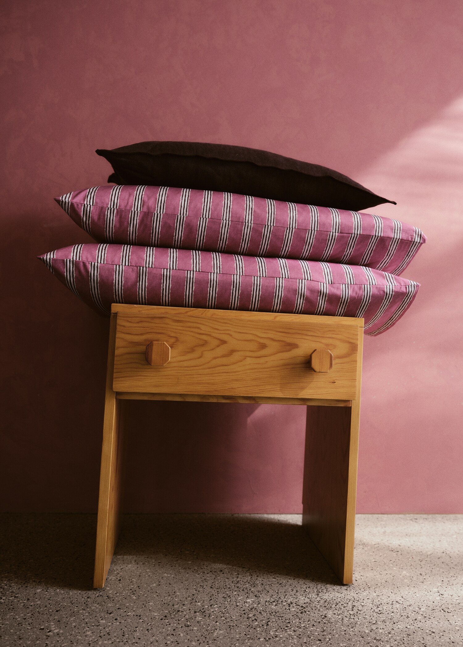 Two tricolour striped percale cotton pillowcases 50x75 cm - Details of the article 6