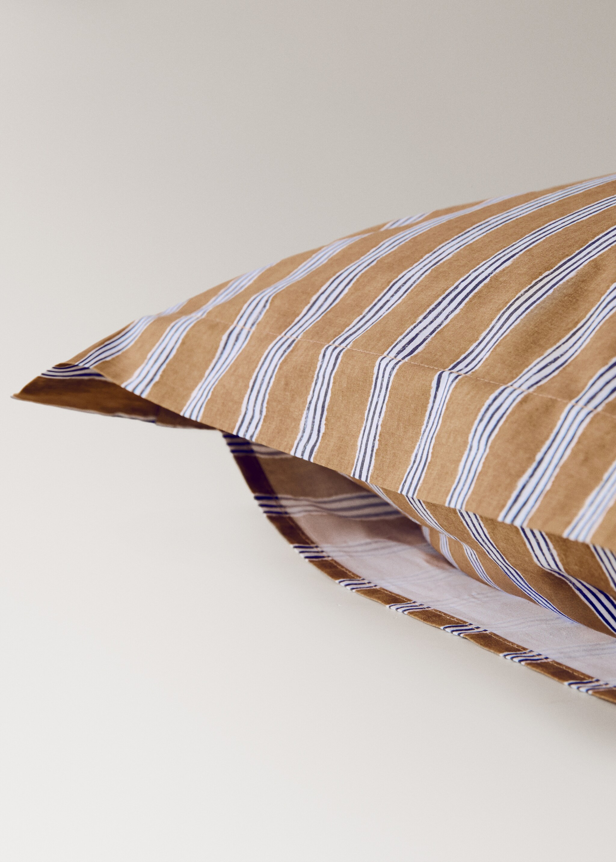 Two tricolour striped percale cotton pillowcases 60x60 cm - Details of the article 2, Ochre. Ref: 27012972-00.