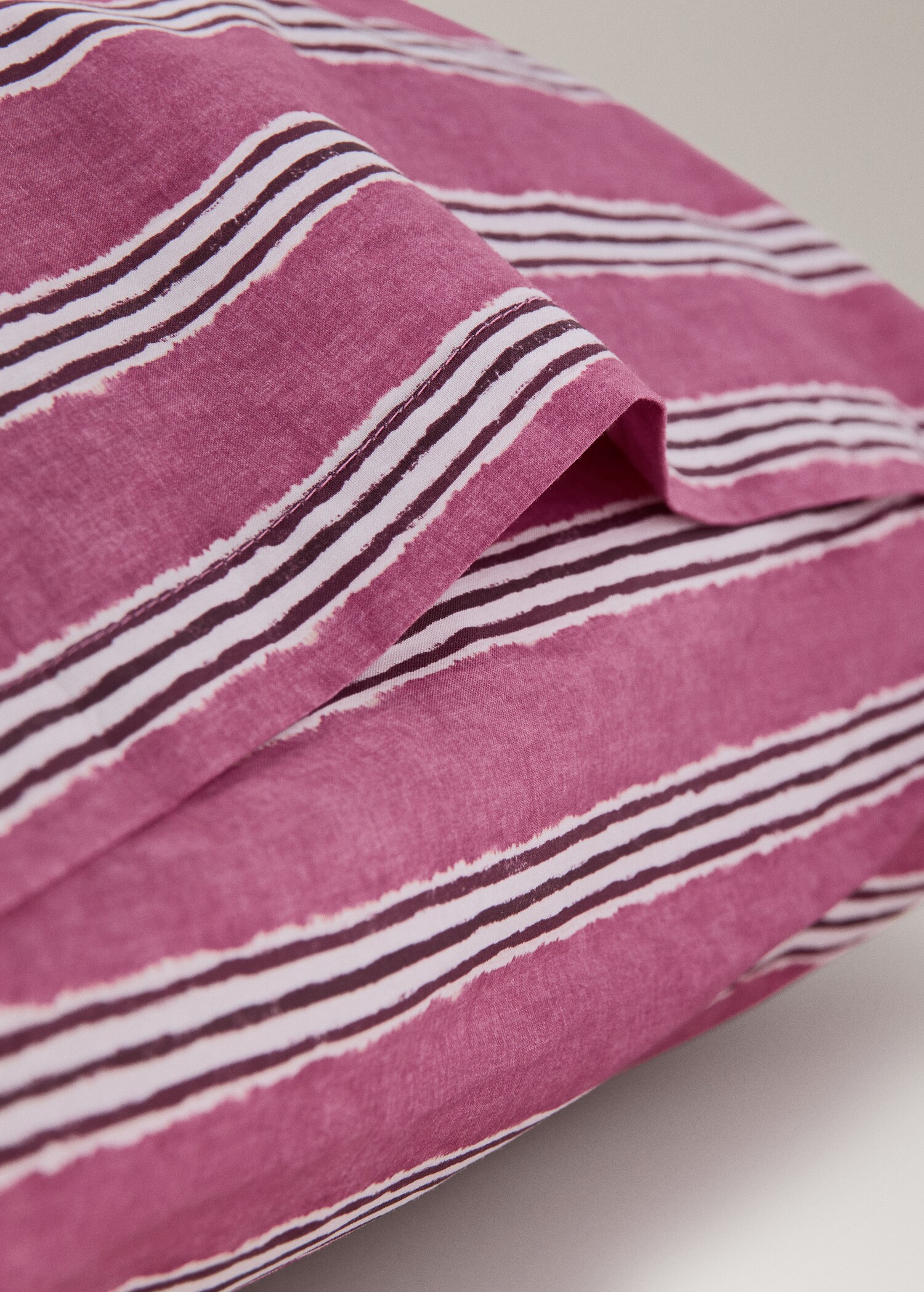 Two tricolour striped percale cotton pillowcases 60x60 cm - Details of the article 1