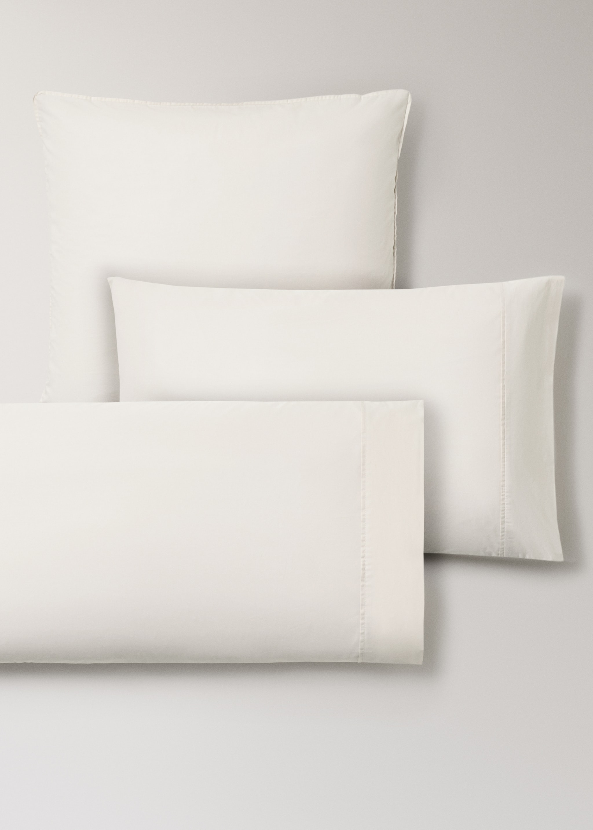 300-thread count cotton percale pillowcase, 45x110 cm - Details of the article 4, Ivory White. Ref: 27012984-00.