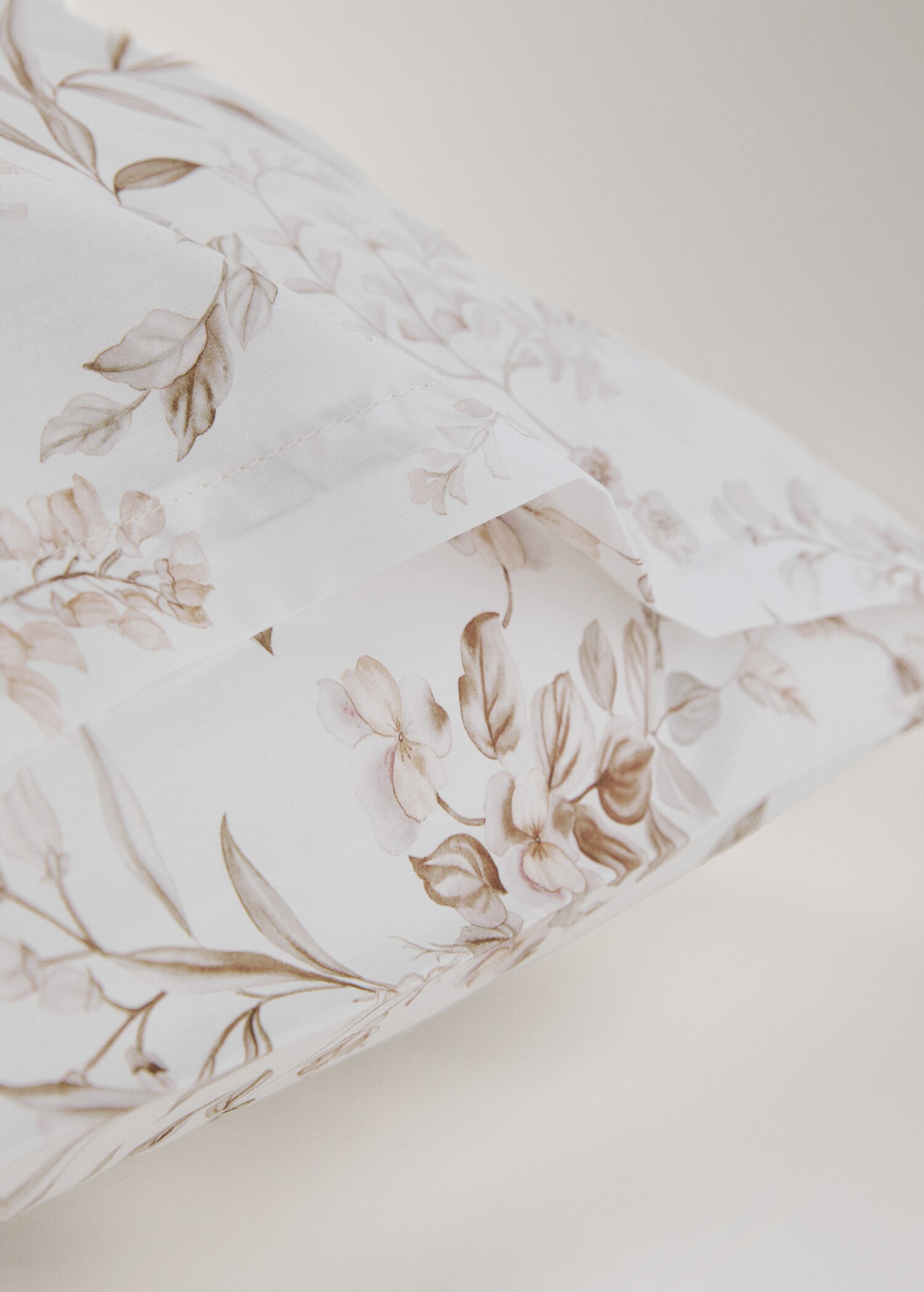 Two garden floral print pillowcases 50x75 cm - Details of the article 1