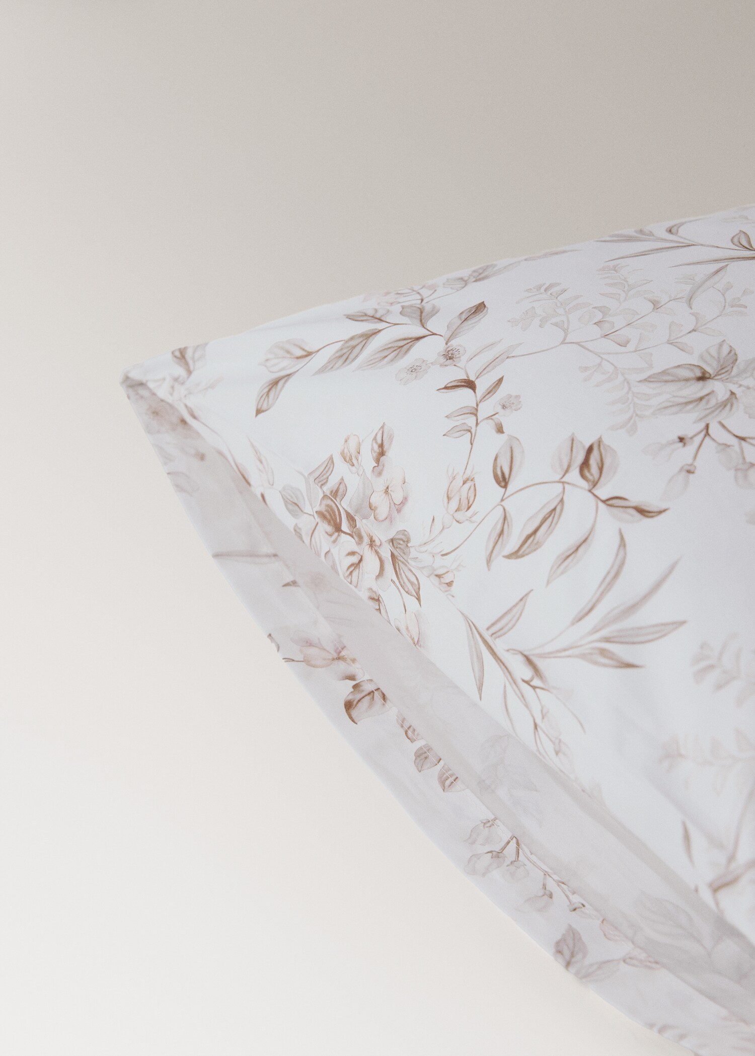 Two garden floral print pillowcases 50x75 cm - Details of the article 2