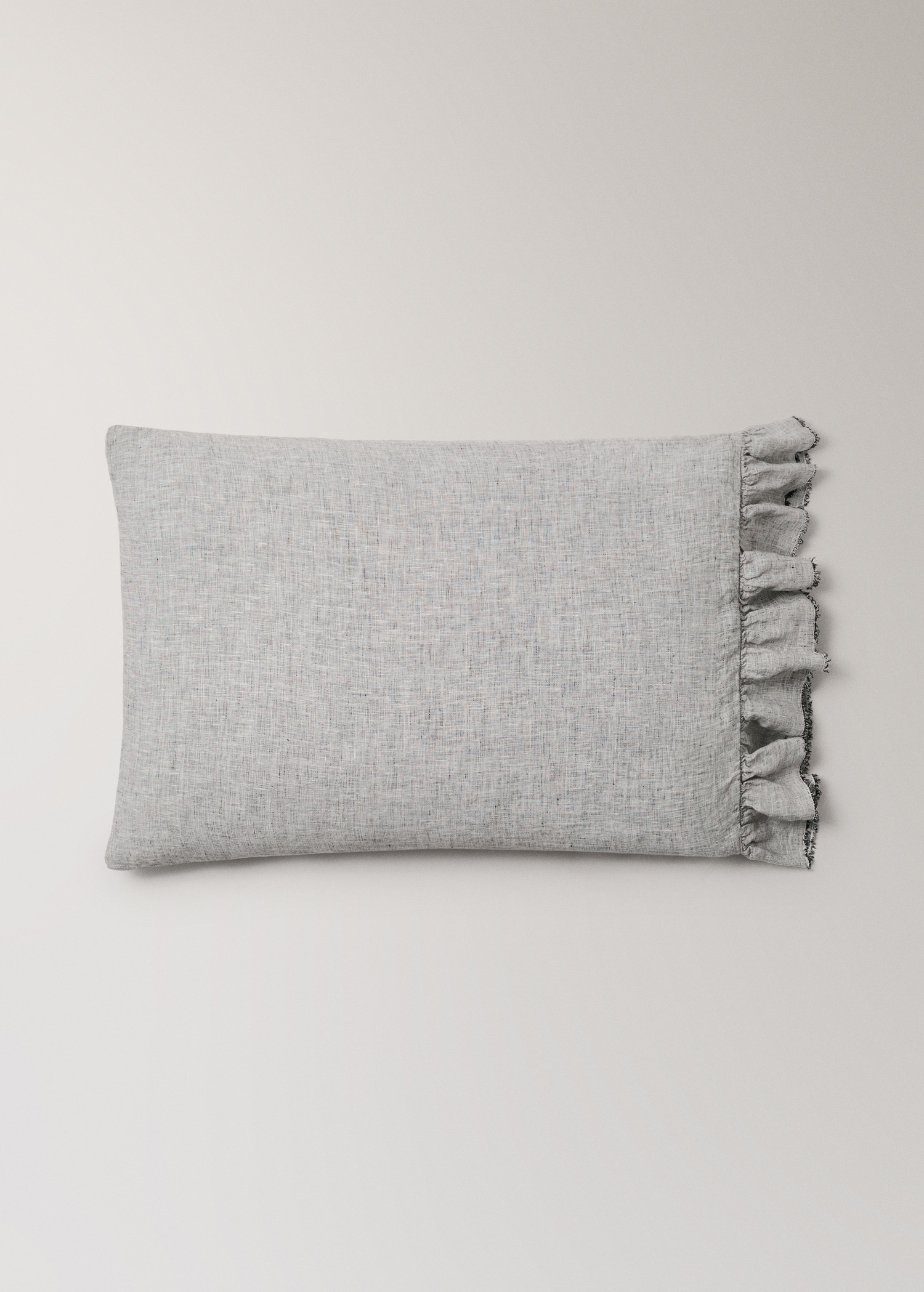 Linen ruffled pillowcase 50x75 cm - Article without model