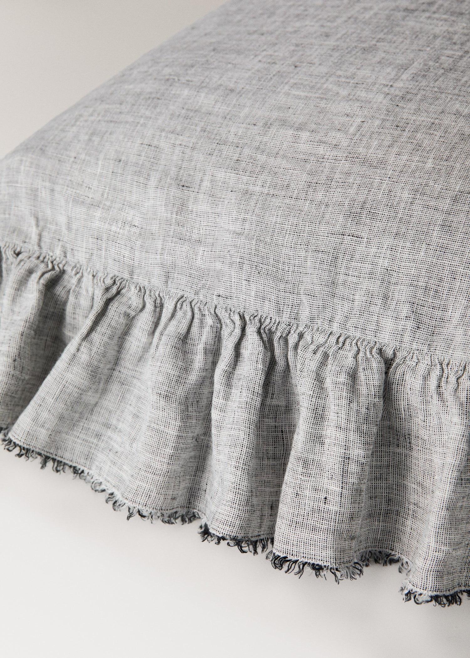 Linen ruffled pillowcase 50x75 cm - Details of the article 1
