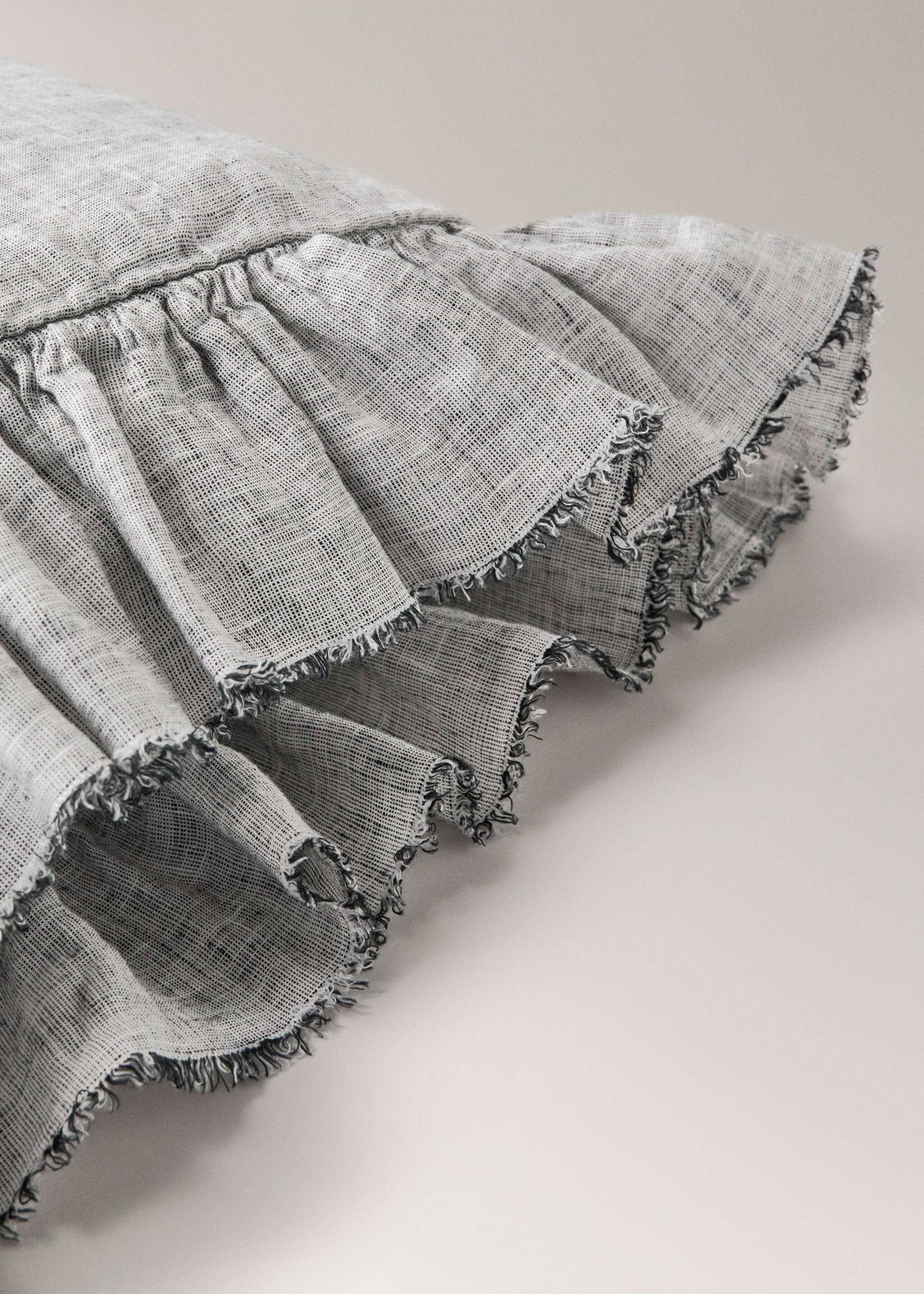 Linen ruffled pillowcase 50x75 cm - Details of the article 2, Dark Heather Grey. Ref: 27012988-00.