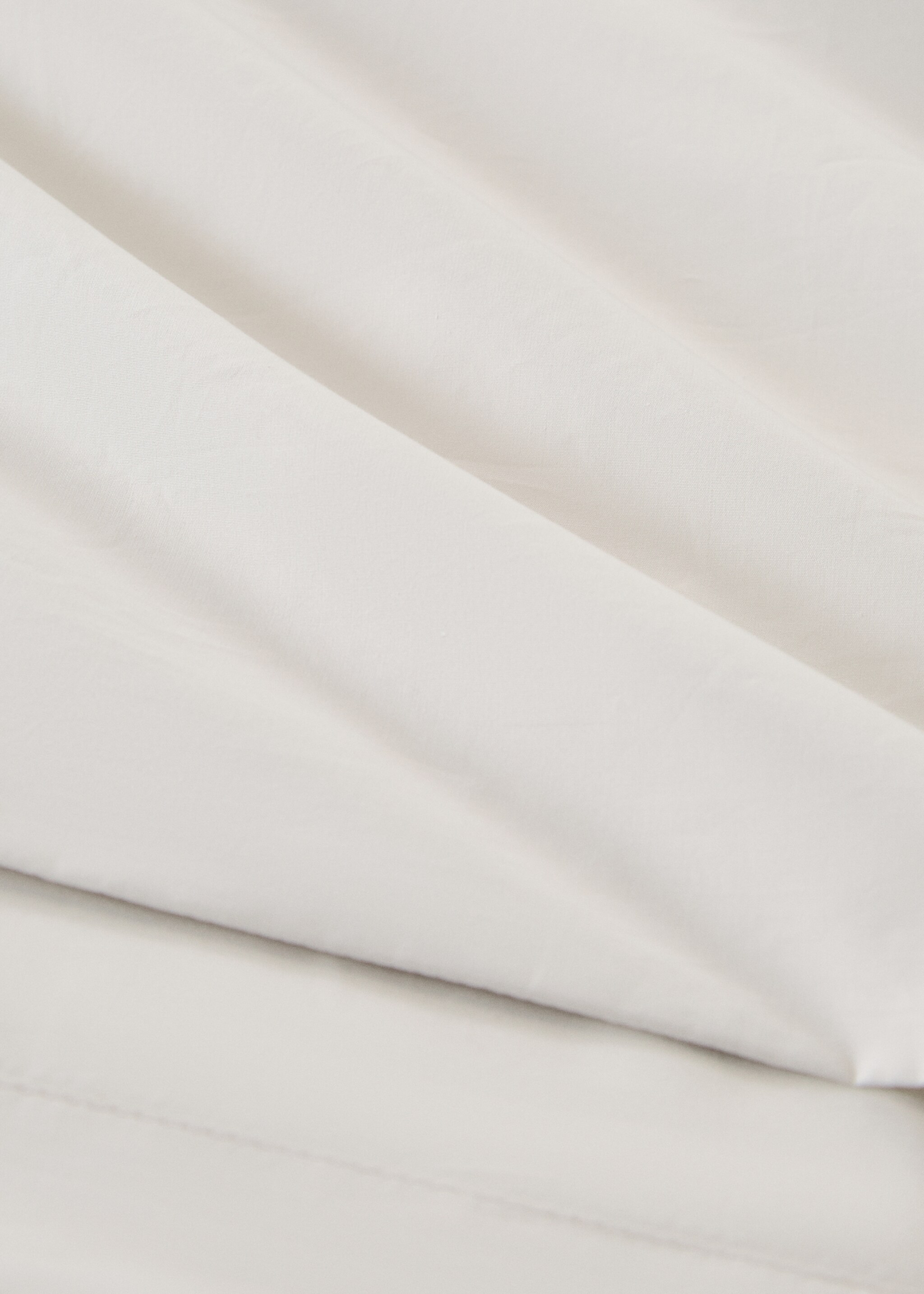 300 threads percale cotton duvet cover King bed - Details of the article 2, Ivory White. Ref: 27013057-00.
