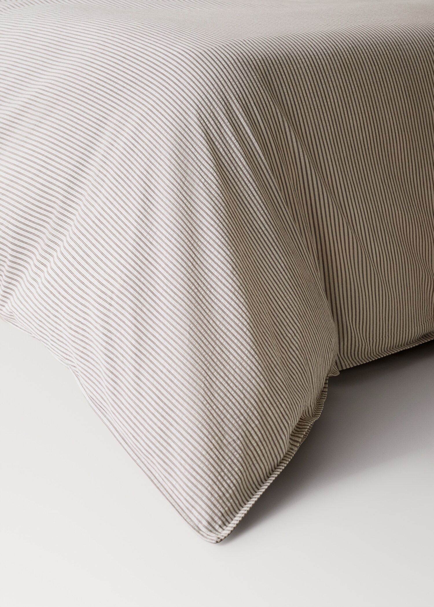 Seersucker cotton duvet cover with fine stripes for 150/160 cm bed - Details of the article 8