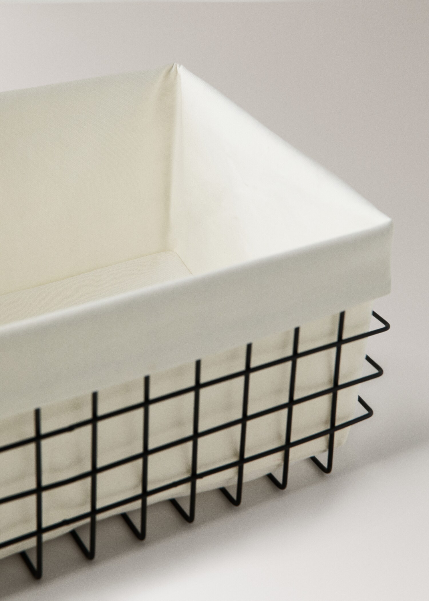Large rectangular basket with lining - Details of the article 1