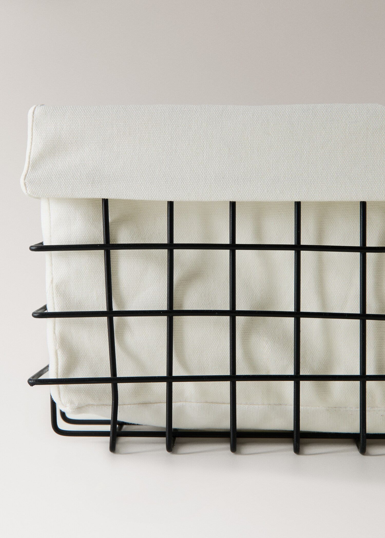 Large rectangular basket with lining - Details of the article 2