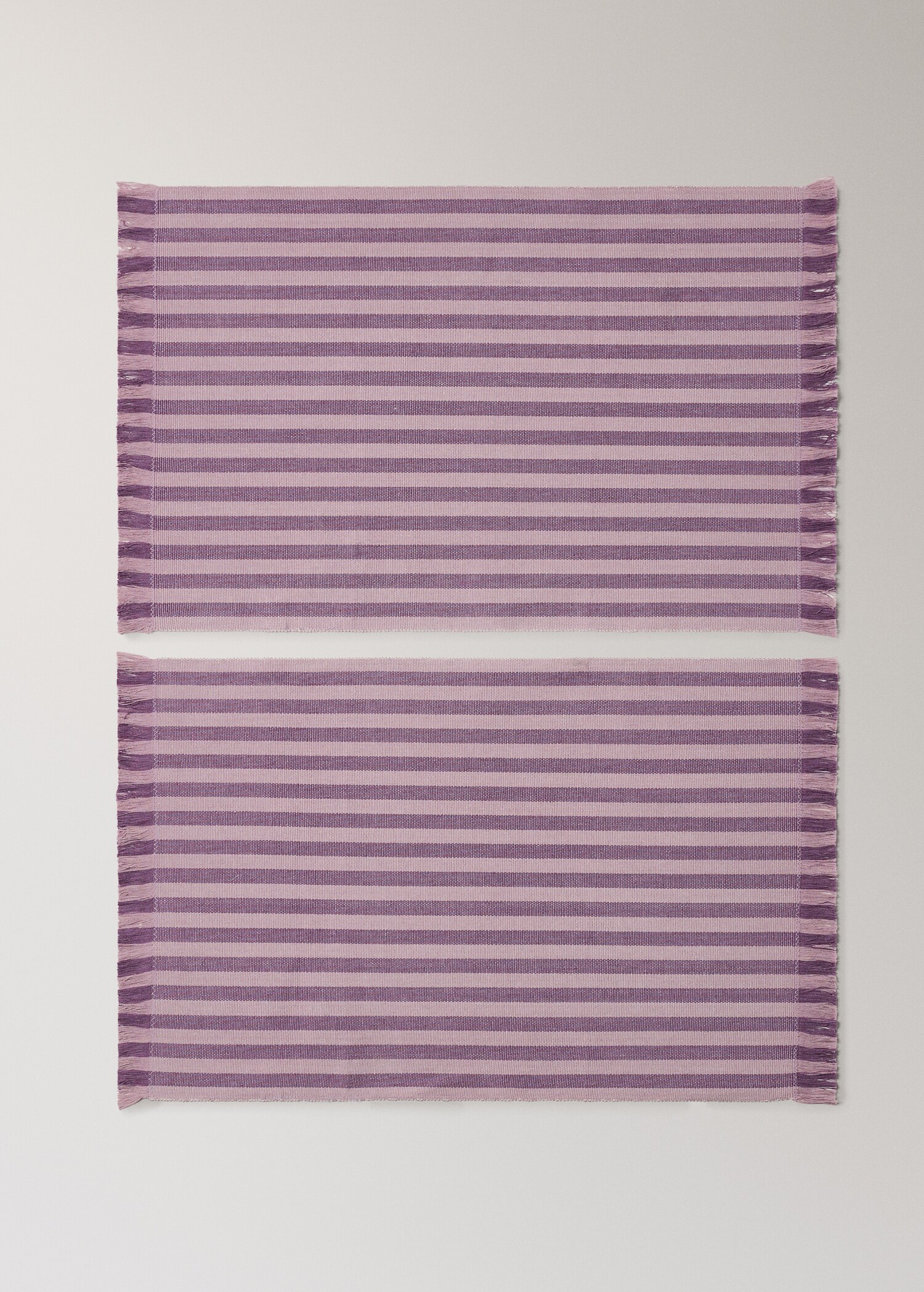 Yarn-dyed bicolour striped table mats - Article without model