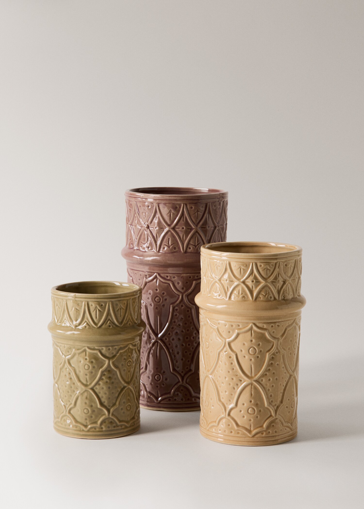 Medium stoneware embossed vase - Details of the article 3