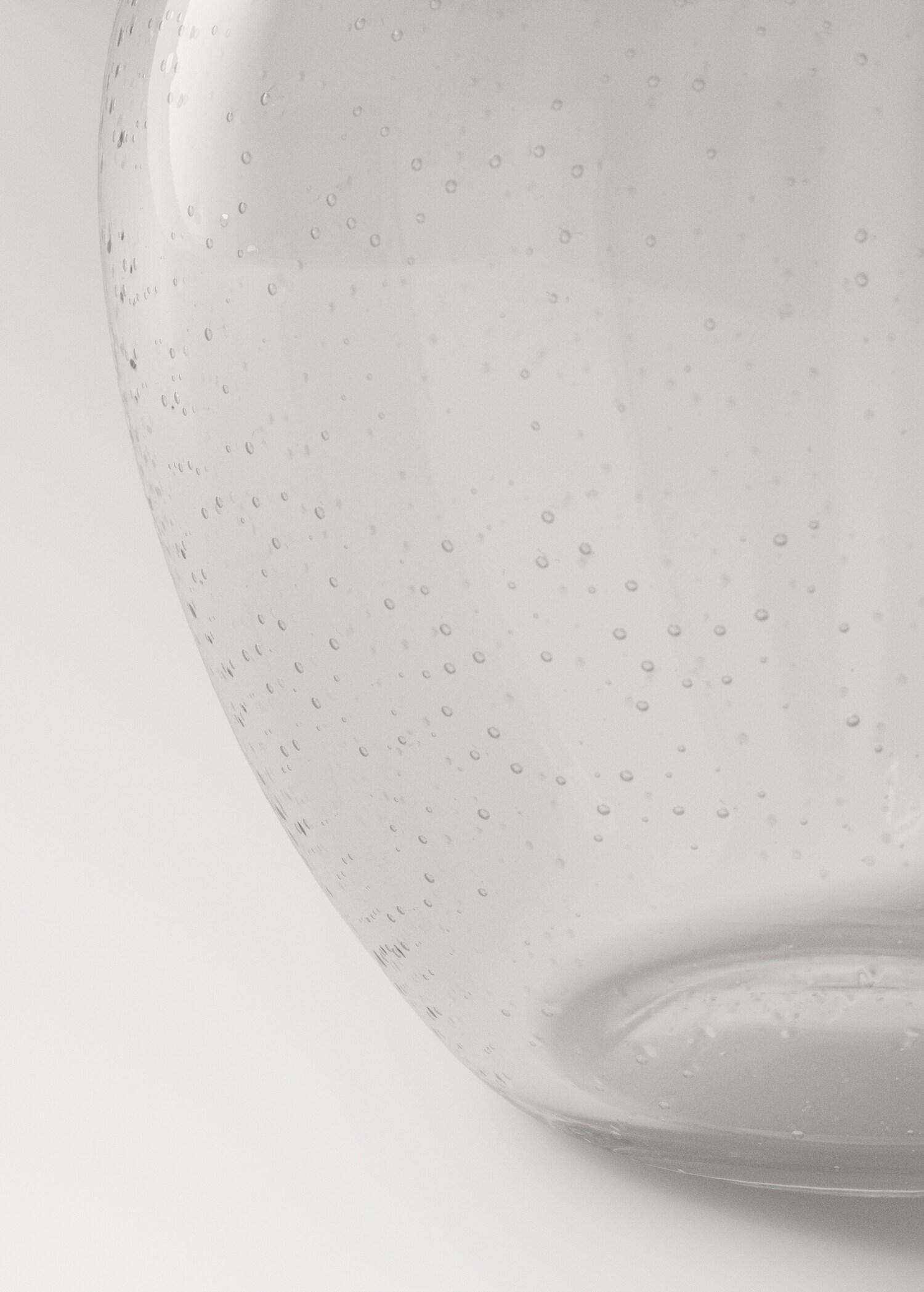 Medium glass bottle vase - Details of the article 2