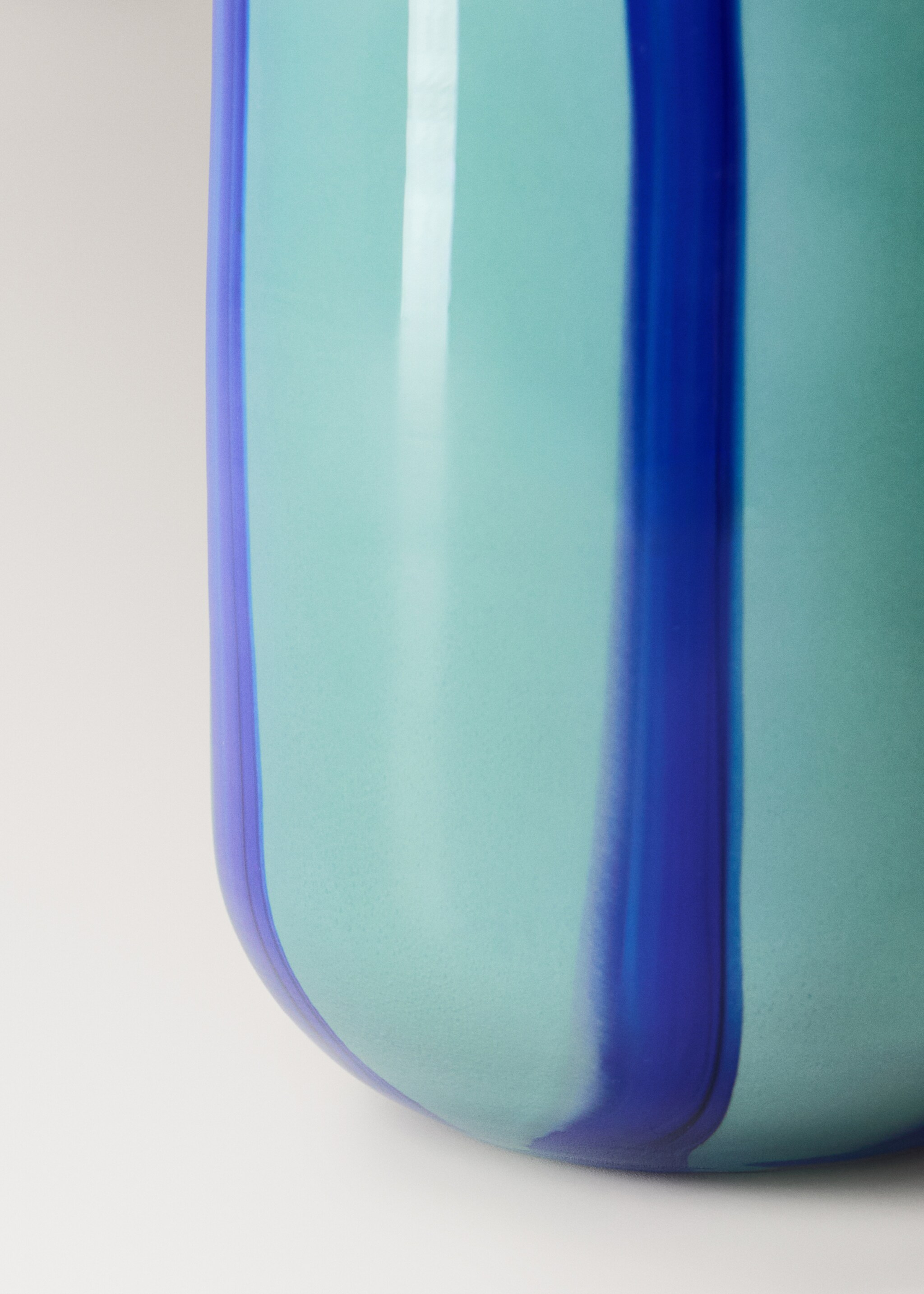 Small colored glass line vase - Details of the article 2, Sky Blue. Ref: 27013308-00.