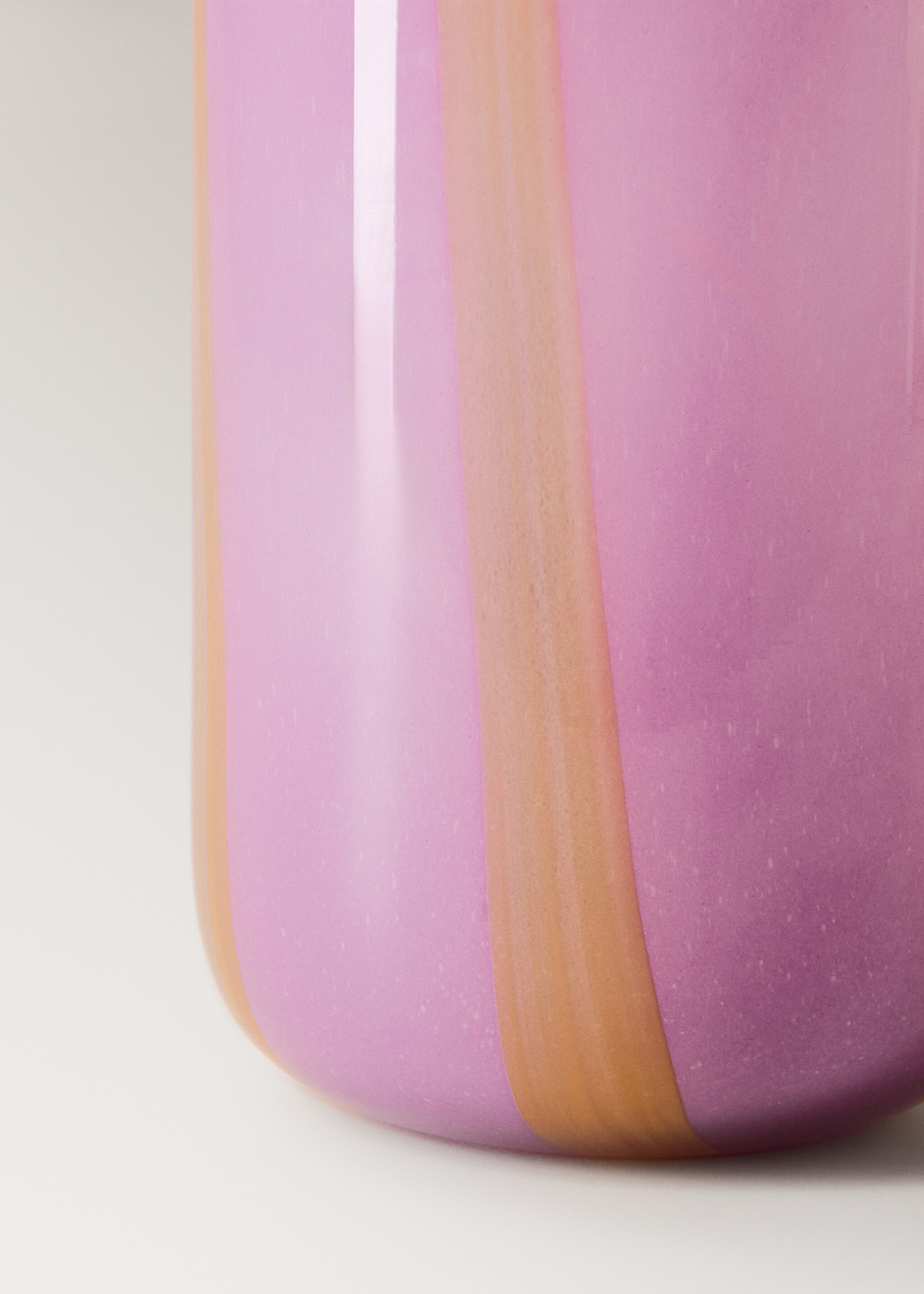 Large colored line glass vase - Details of the article 2, Lilac. Ref: 27013310-00.