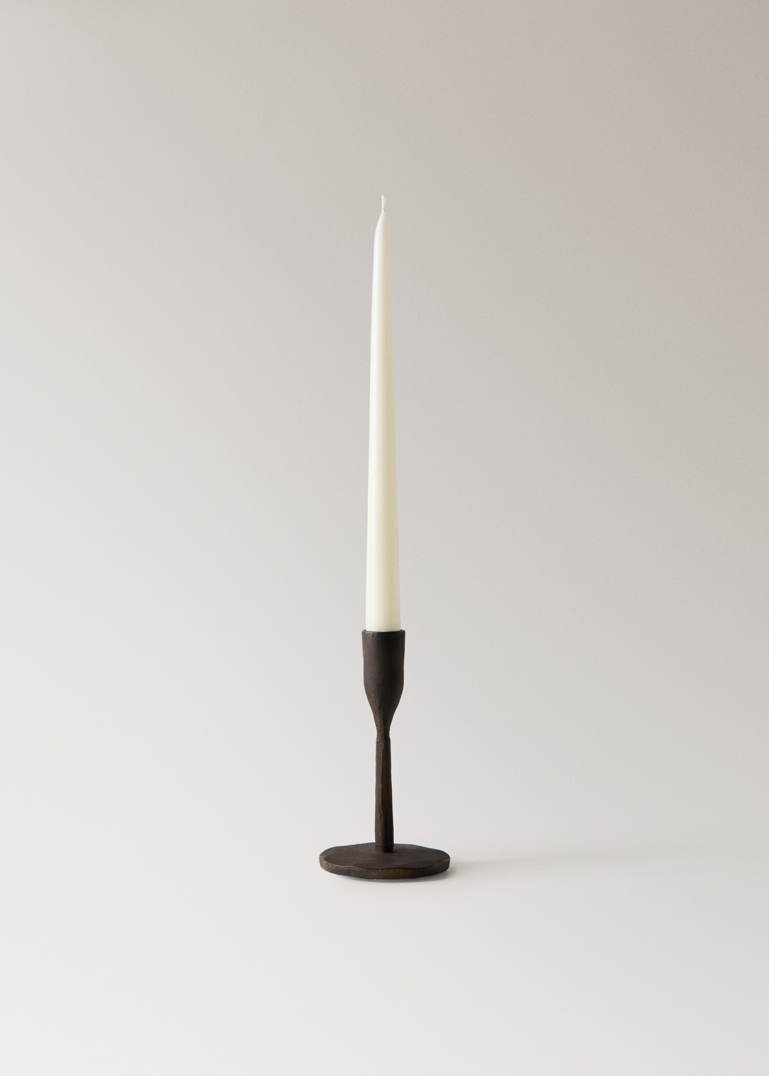 Low iron candle holder - Details of the article 3