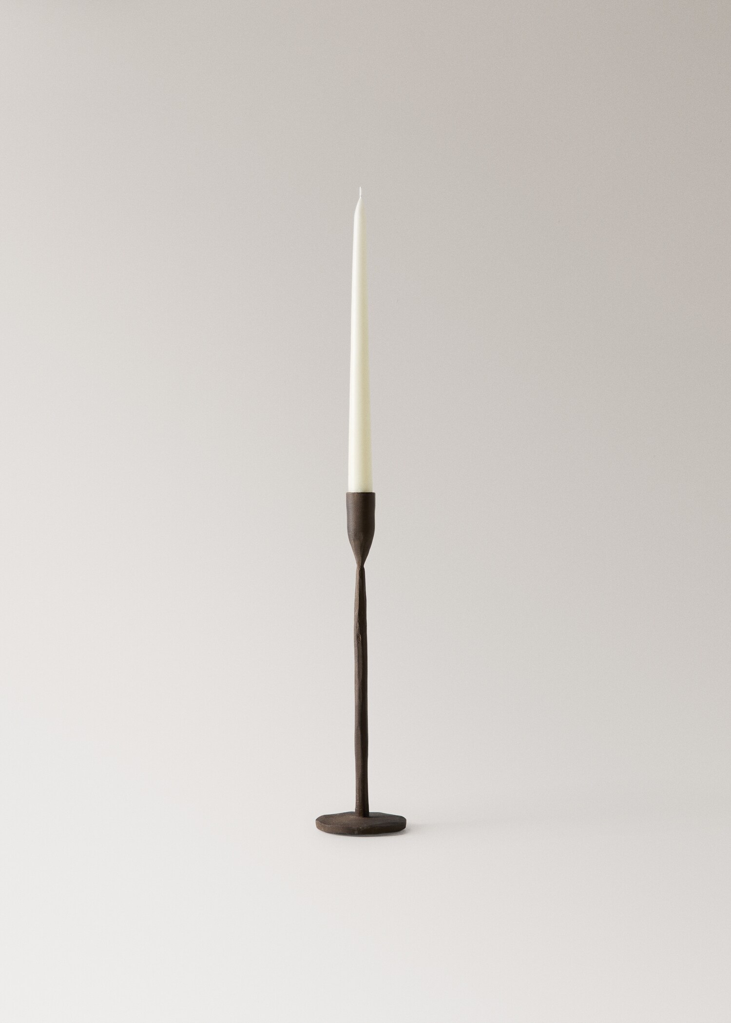 Hoge ijzeren kandelaar - Detail van het artikel 3