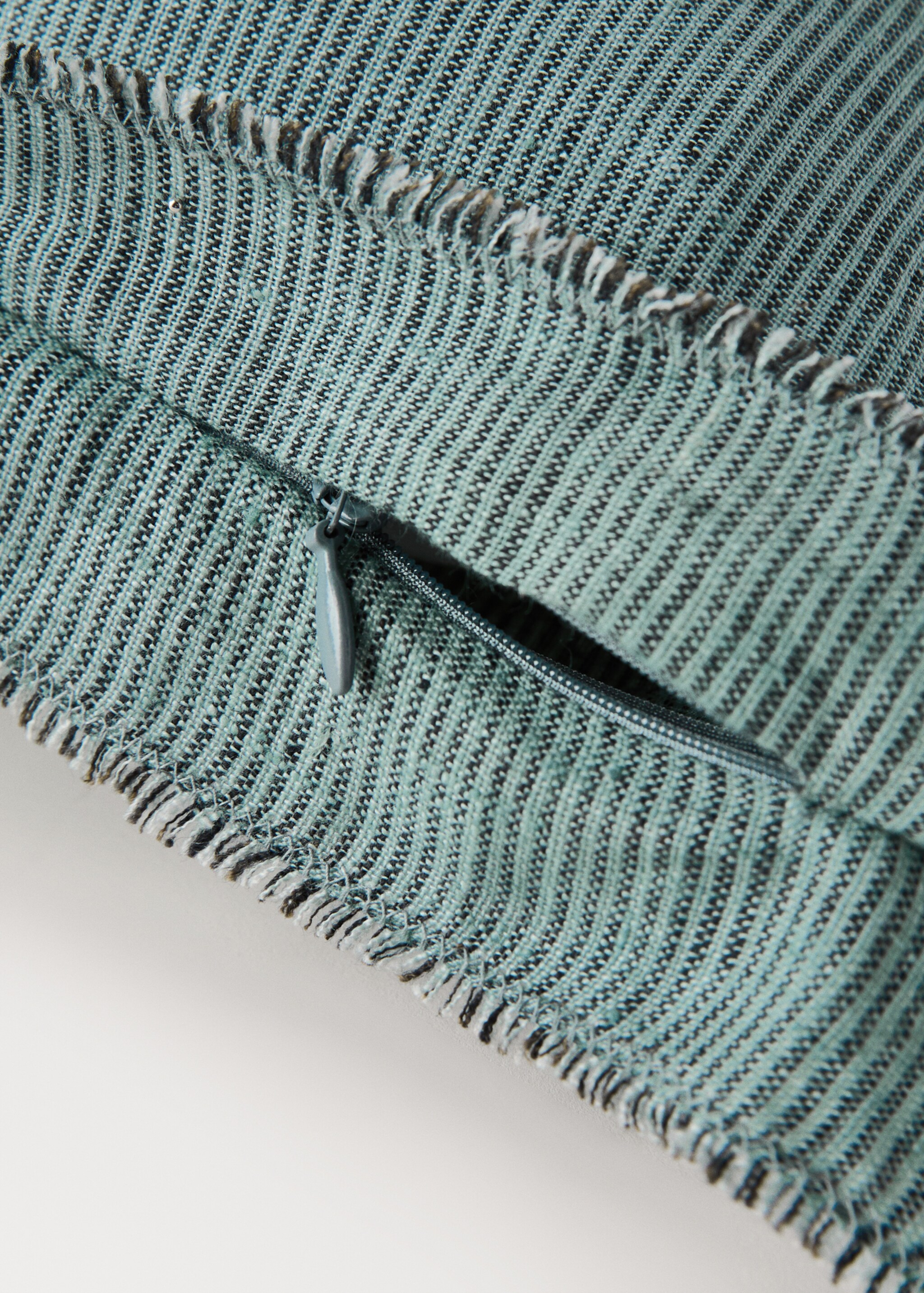 Housse de coussin en lin finition surpiqûre 30x50 cm - Détail de l'article 2, Vert. Ref: 27013318-00.