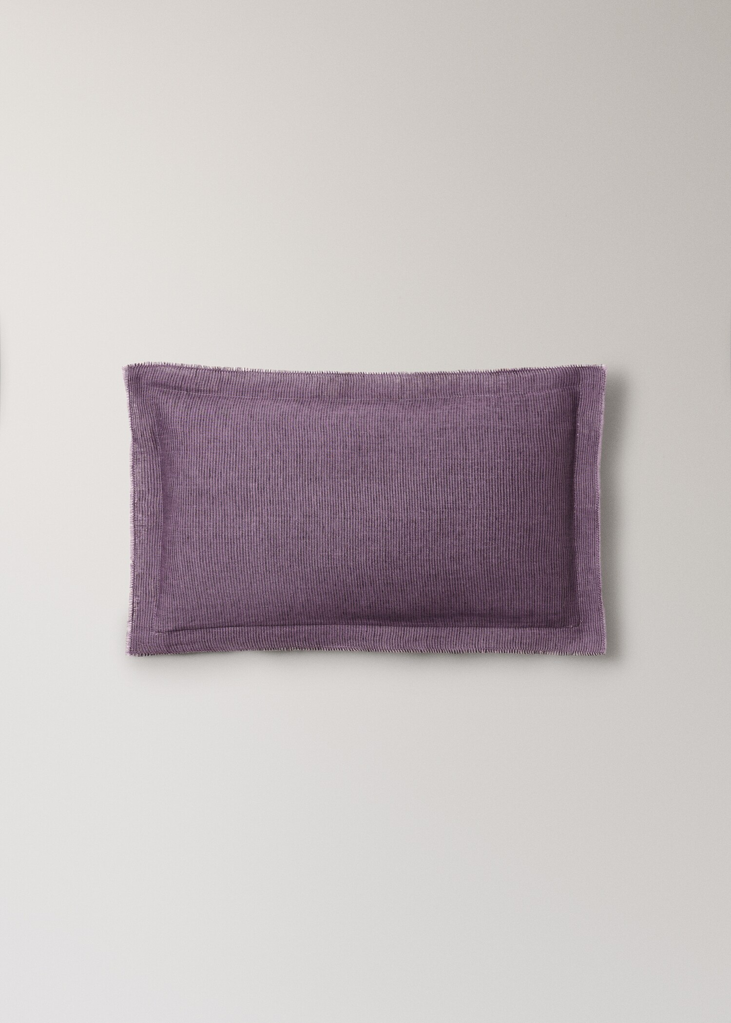 Linen cushion cover with topstitch finish 30x50 cm - Article without model