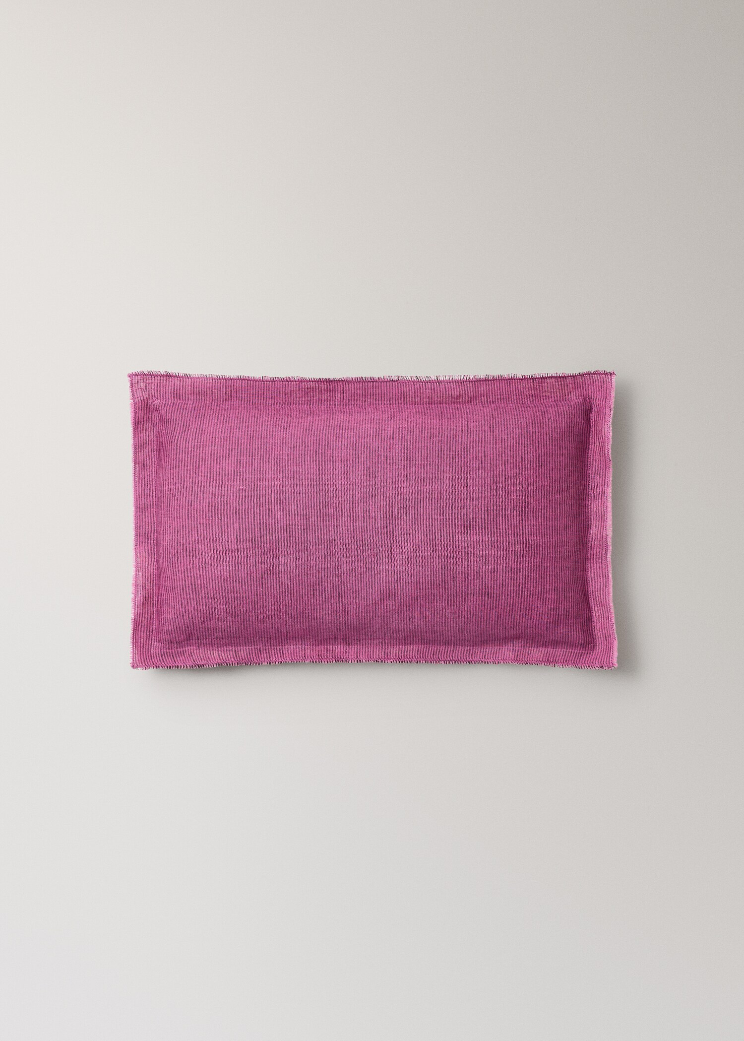Linen cushion cover with topstitch finish 30x50 cm - Article without model