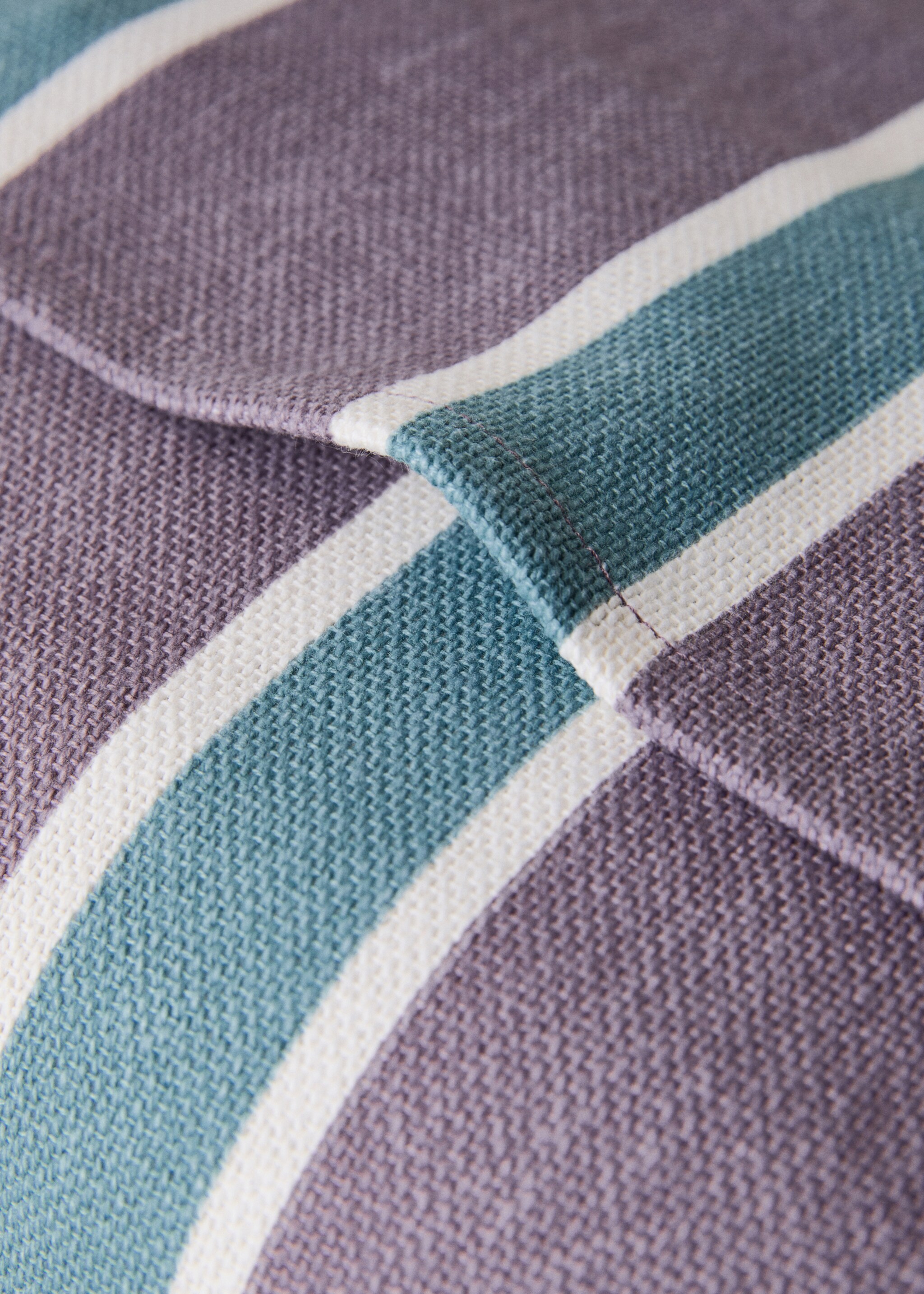 Funda cojín algodón raya estampada 45x45 cm - Detalle del artículo 2, Mora. Ref: 27013321-00.